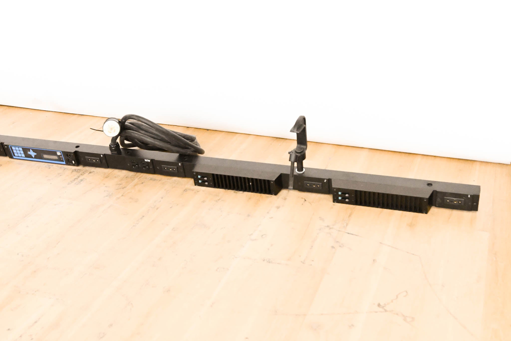 ETC SB6-10M 6 x 10A (1200W) SmartBar with Stage Pin Connectors