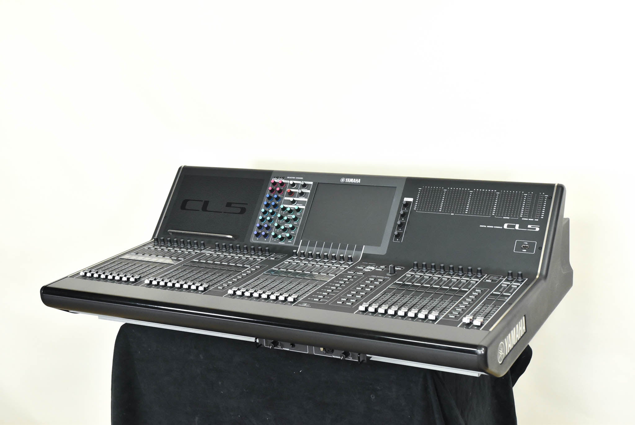 Yamaha CL5 72-Channel Digital Mixing Console