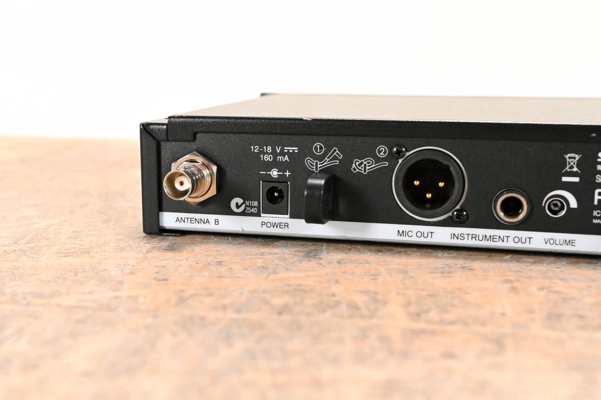 Shure SLX14 Bodypack Wireless System - G4 Band (NO POWER SUPPLY)