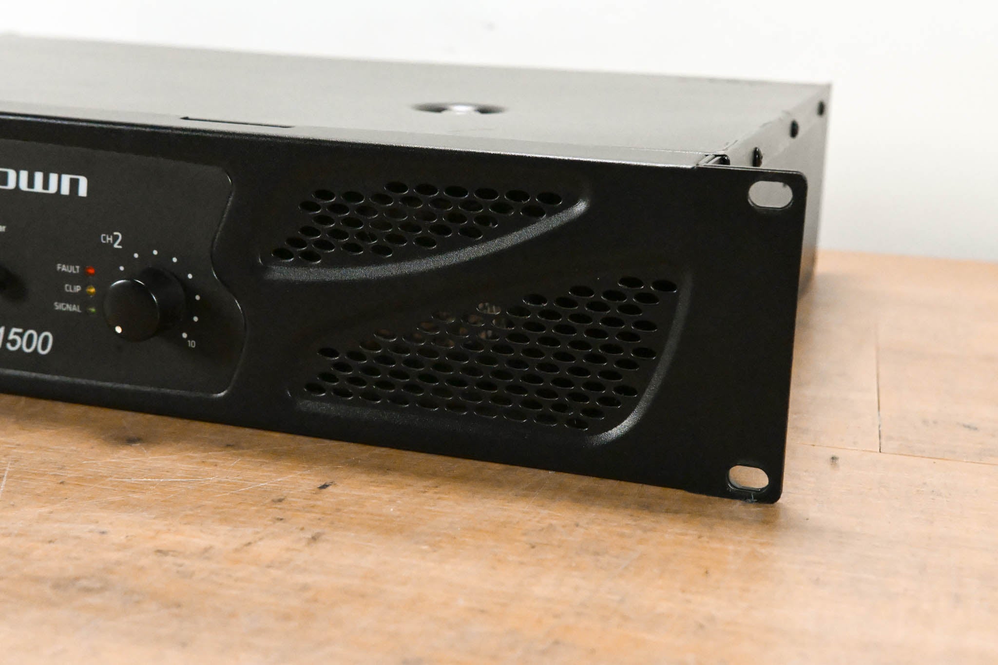 Crown XLi 1500 2-Channel, 450W @ 4Ω Power Amplifier