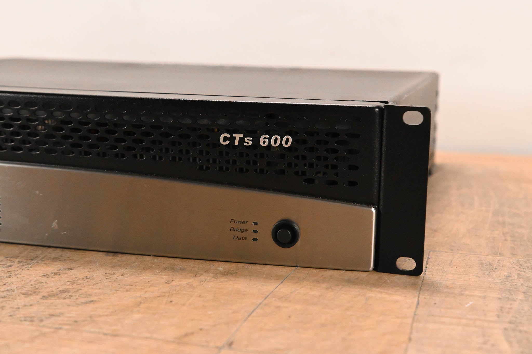 Crown CTs 600 Two-Channel 300W Power Amplifier