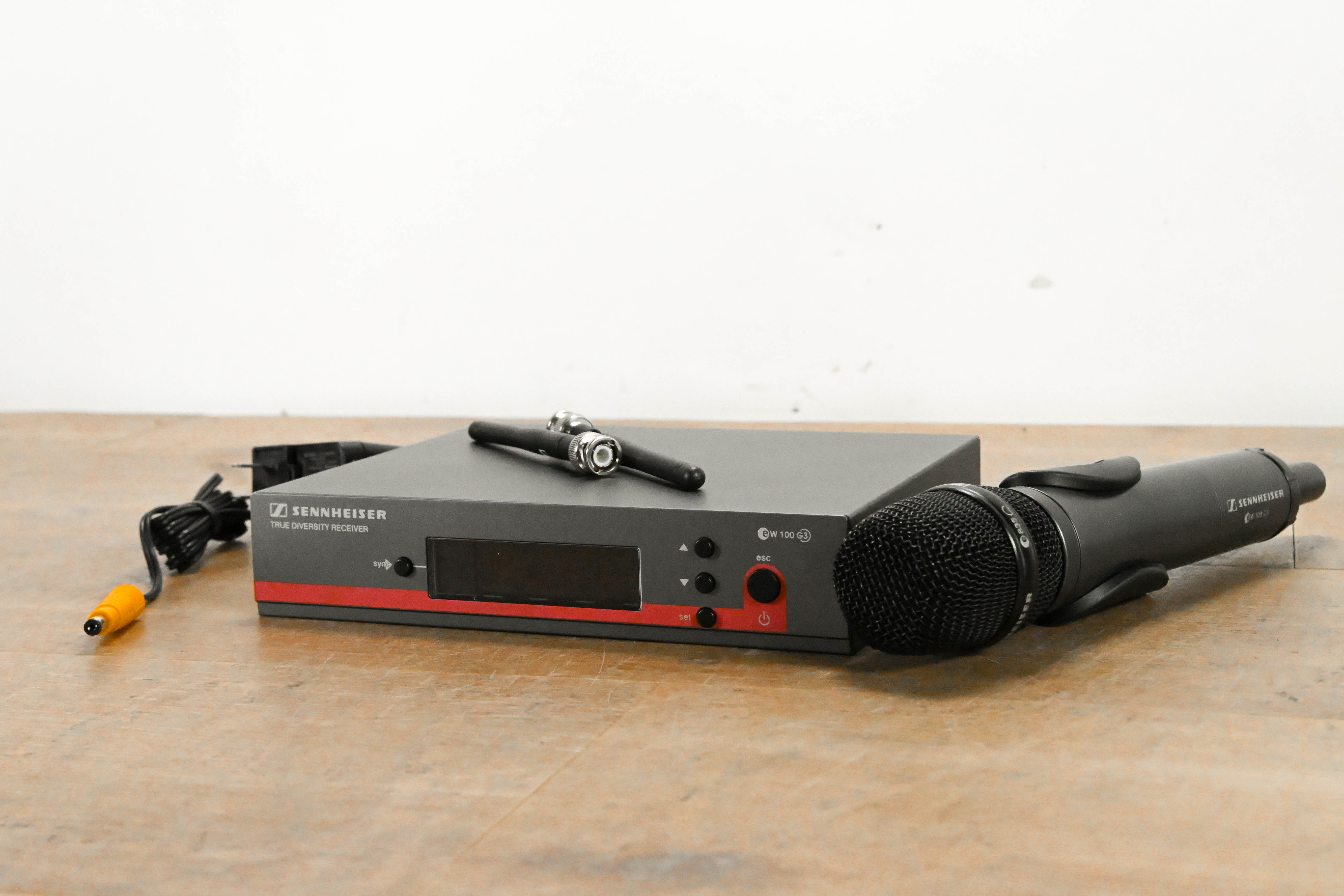 Sennheiser ew 100 G3 Handheld Wireless System - A Range: 516-558 MHz
