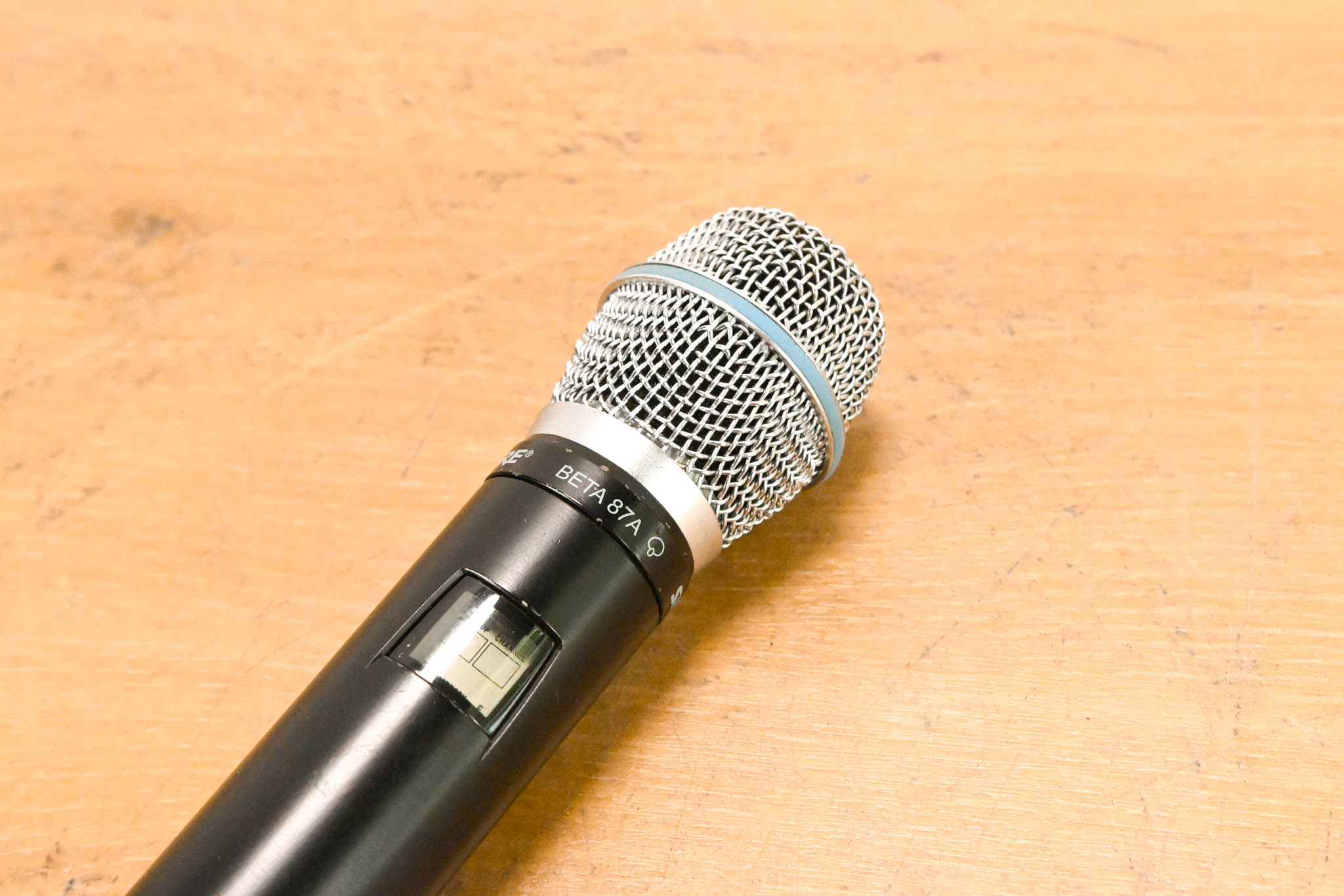 Shure U4D-J4 Dual Wireless Receiver with U2/BETA87A Handheld - J4 Band