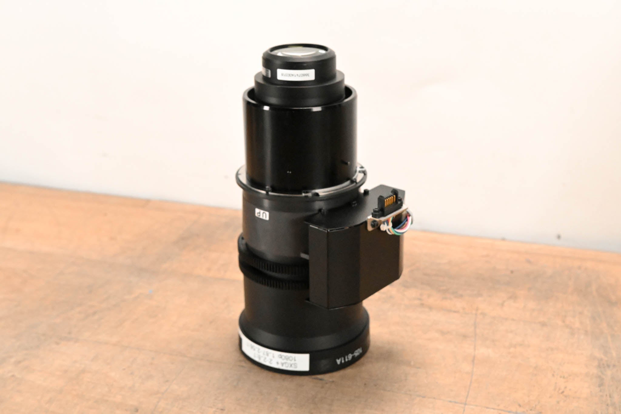 Digital Projection 105-611A SXGA+ 2-2.8:1 1080p 1.87-2.56.1 Zoom Lens