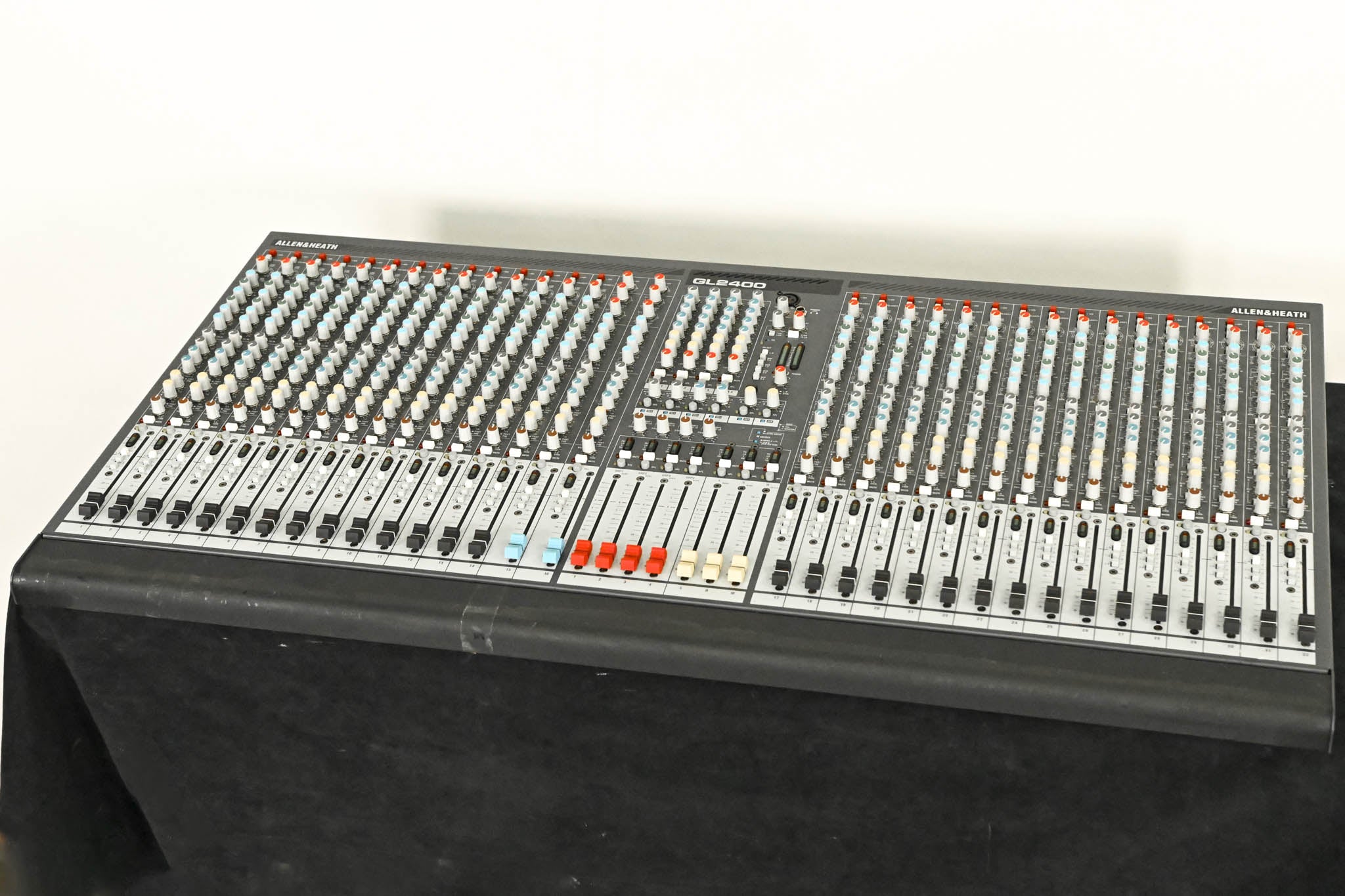 Allen & Heath GL2400 32-Channel Analog Mixing Console