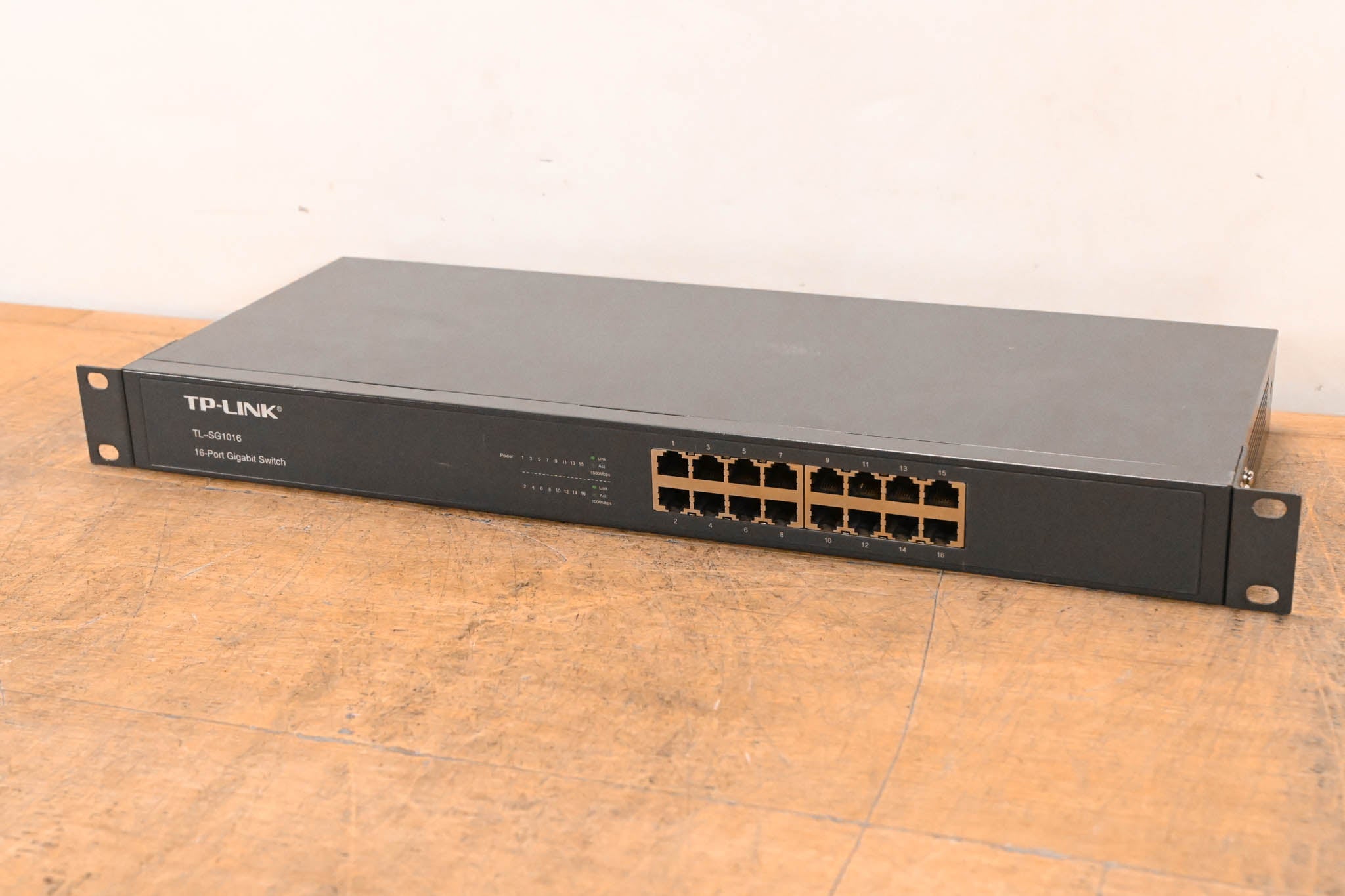 TP-Link TL-SG1016 16-Port Gigabit Switch