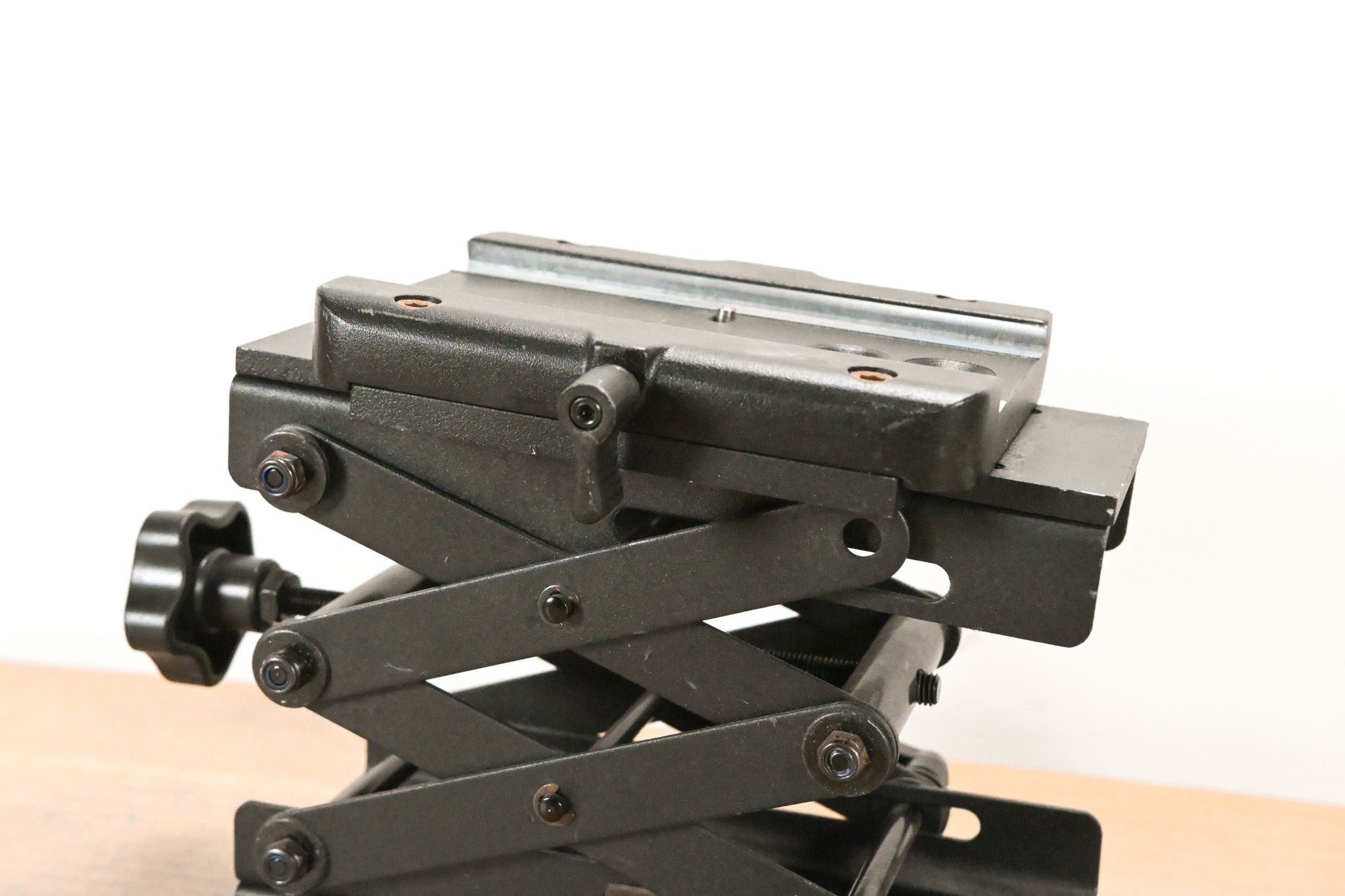 Ikan Adjustable Scissor Lift Camera Riser