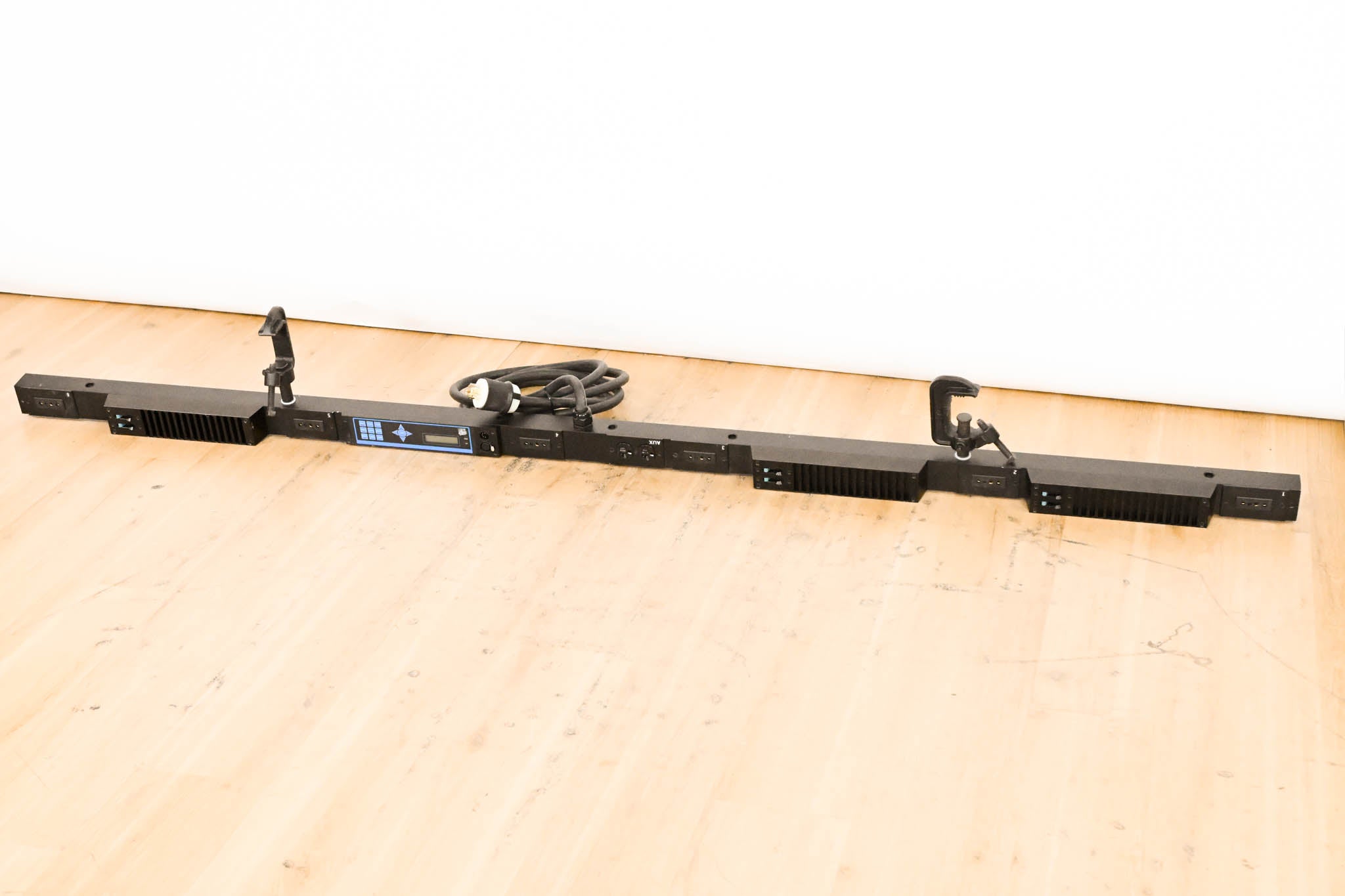ETC SB6-10M 6 x 10A (1200W) SmartBar with Stage Pin Connectors