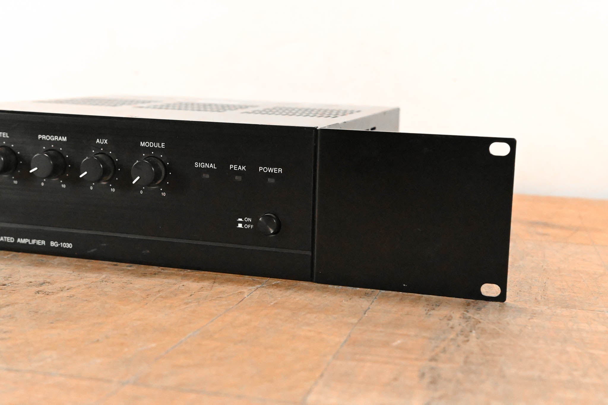 TOA BG-1030 5-Channel Mixer/Amplifer