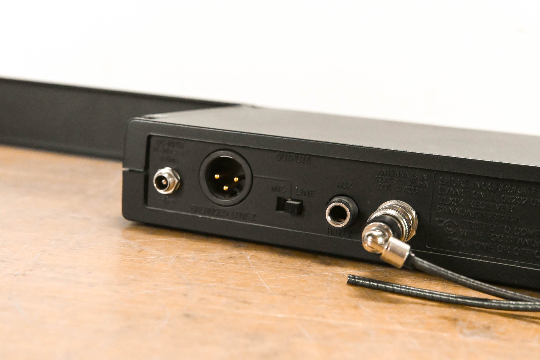 Shure ULXS4 Wireless Receiver - J1 Band: 554-590 MHz (NO POWER SUPPLY)