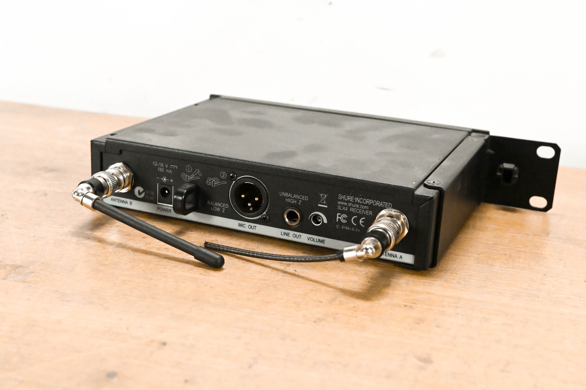 Shure SLX24/BETA58A Handheld Wireless System - H5 Band (NO POWER SUPPLY)