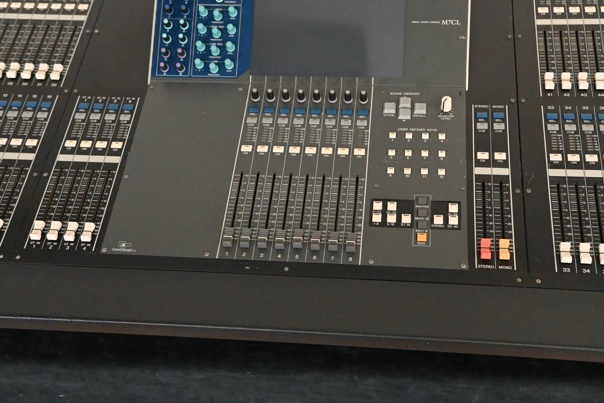 Yamaha M7CL-48 48-Channel Digital Audio Mixing Console