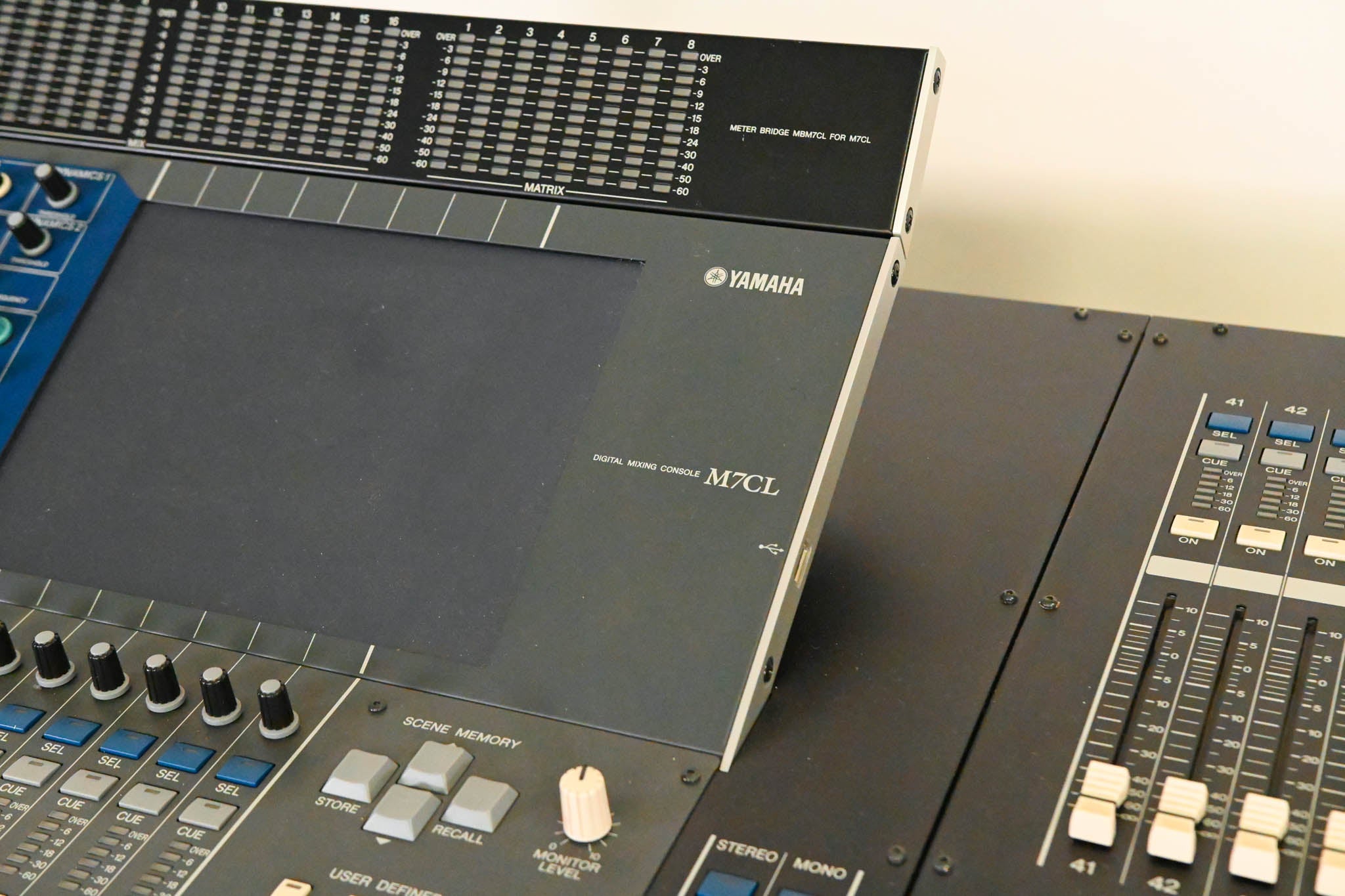 Yamaha M7CL-48 48-Channel Digital Audio Mixing Console