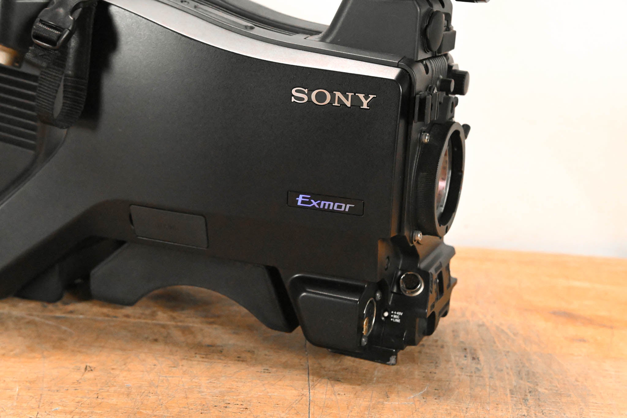Sony HXC-D70 HD/SD Studio Camera