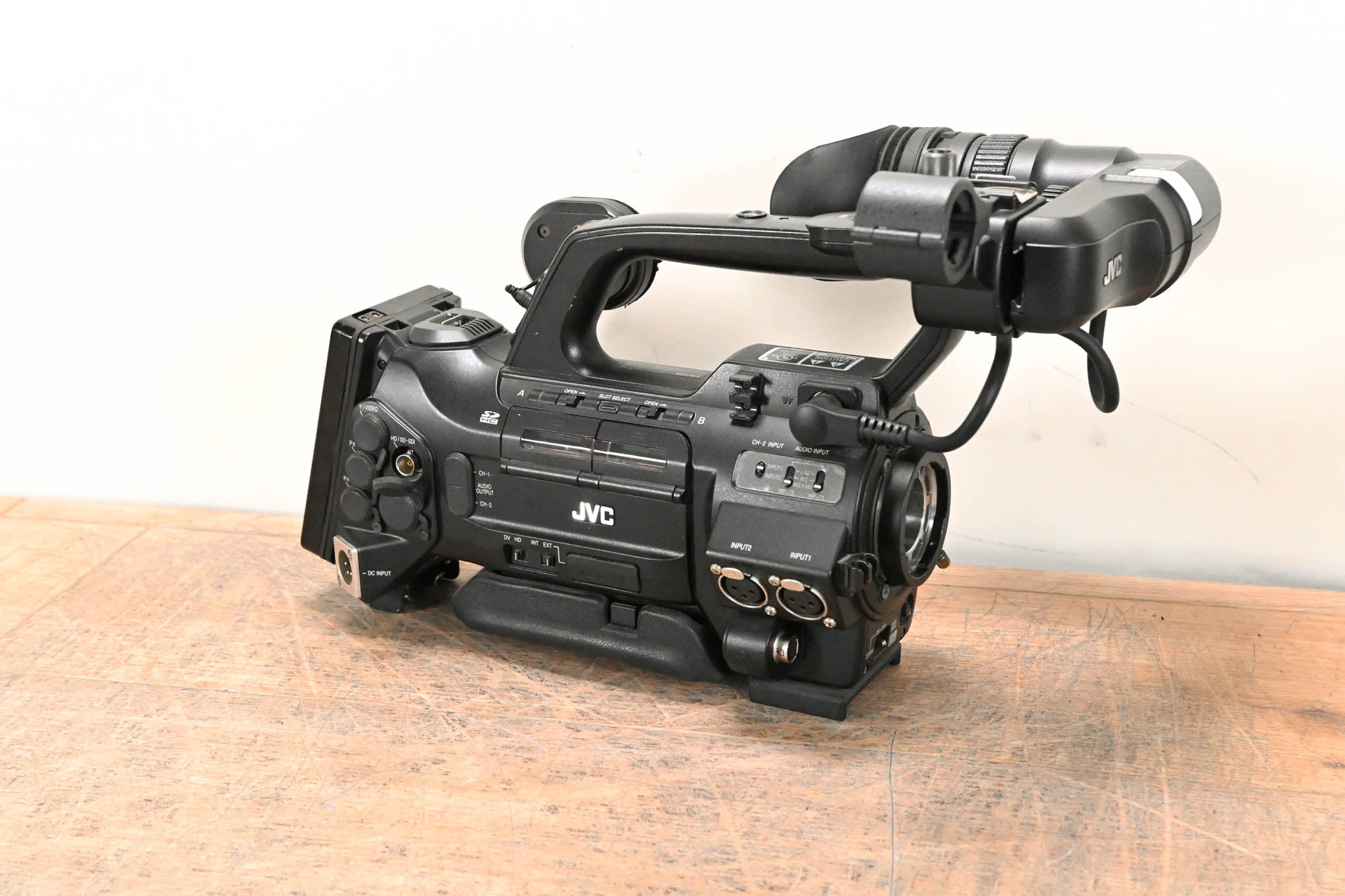 JVC GY-HM700CHU ProHD Compact Shoulder Solid State Camcorder