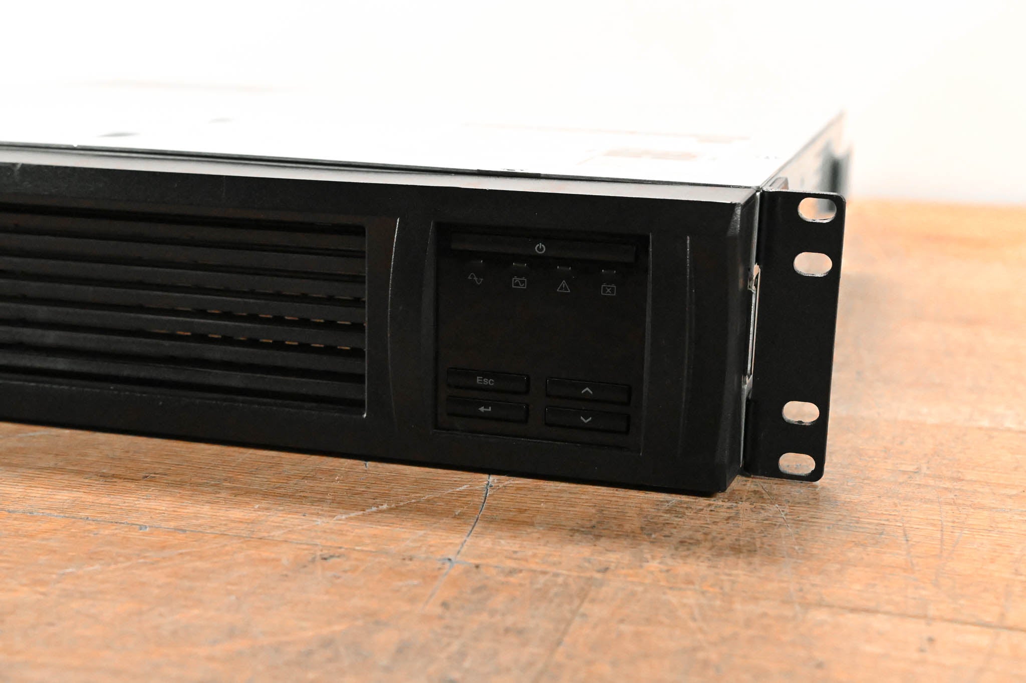 APC SMT750RM2U Smart-UPS Rackmount 2U