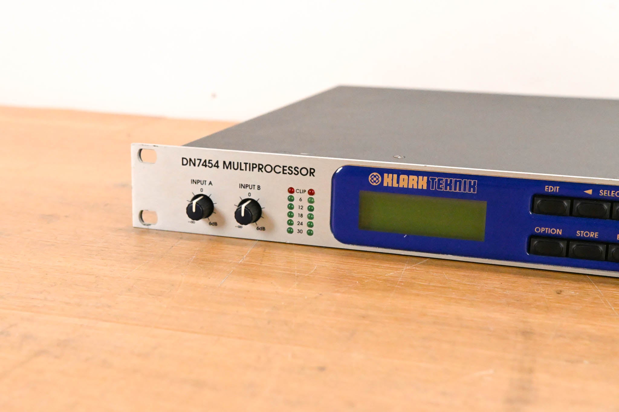 Klark Teknik DN7454 2-input / 4-output Delay with EQ and Dynamics