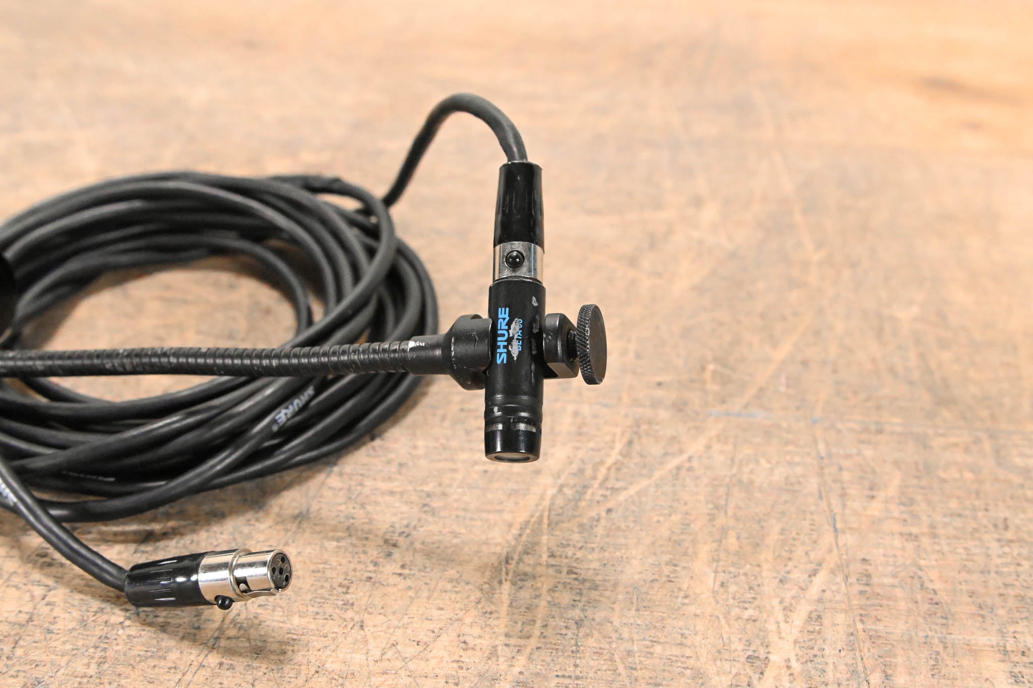 Shure BETA 98/S Instrument Microphone with A98D Drum Mount