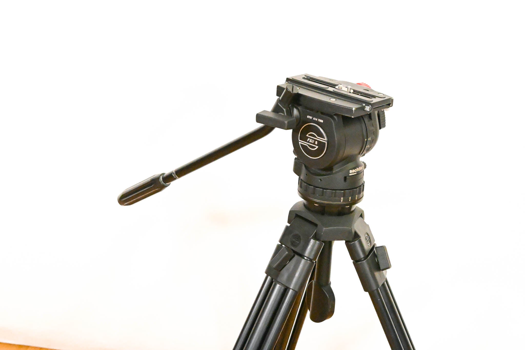 Sachtler FSB 8 Fluid Head w/ Third-Party 75mm Tripod Legs