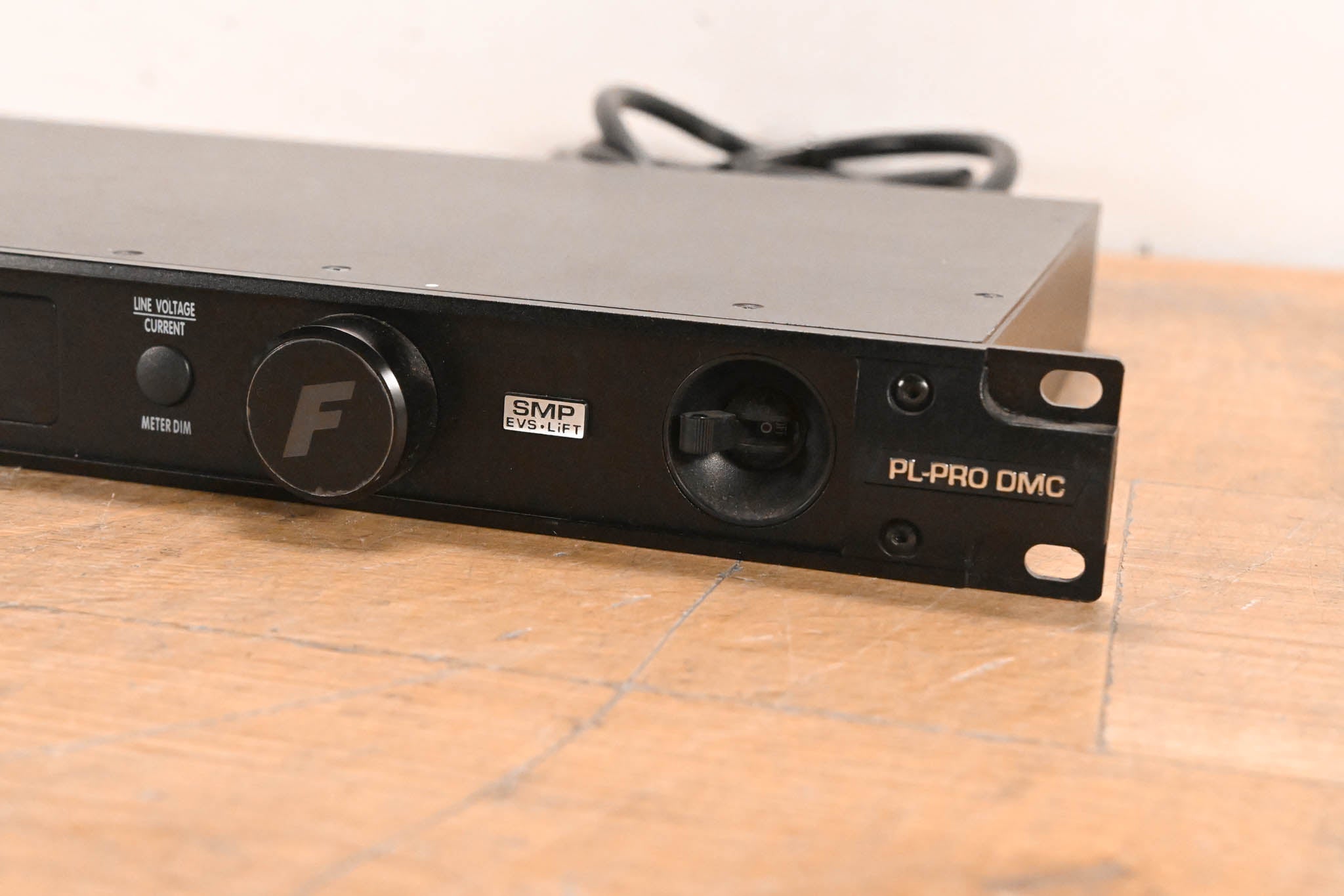 Furman PL-PRO DMC 20A Power Conditioner with Lights & Voltmeter/Ammeter