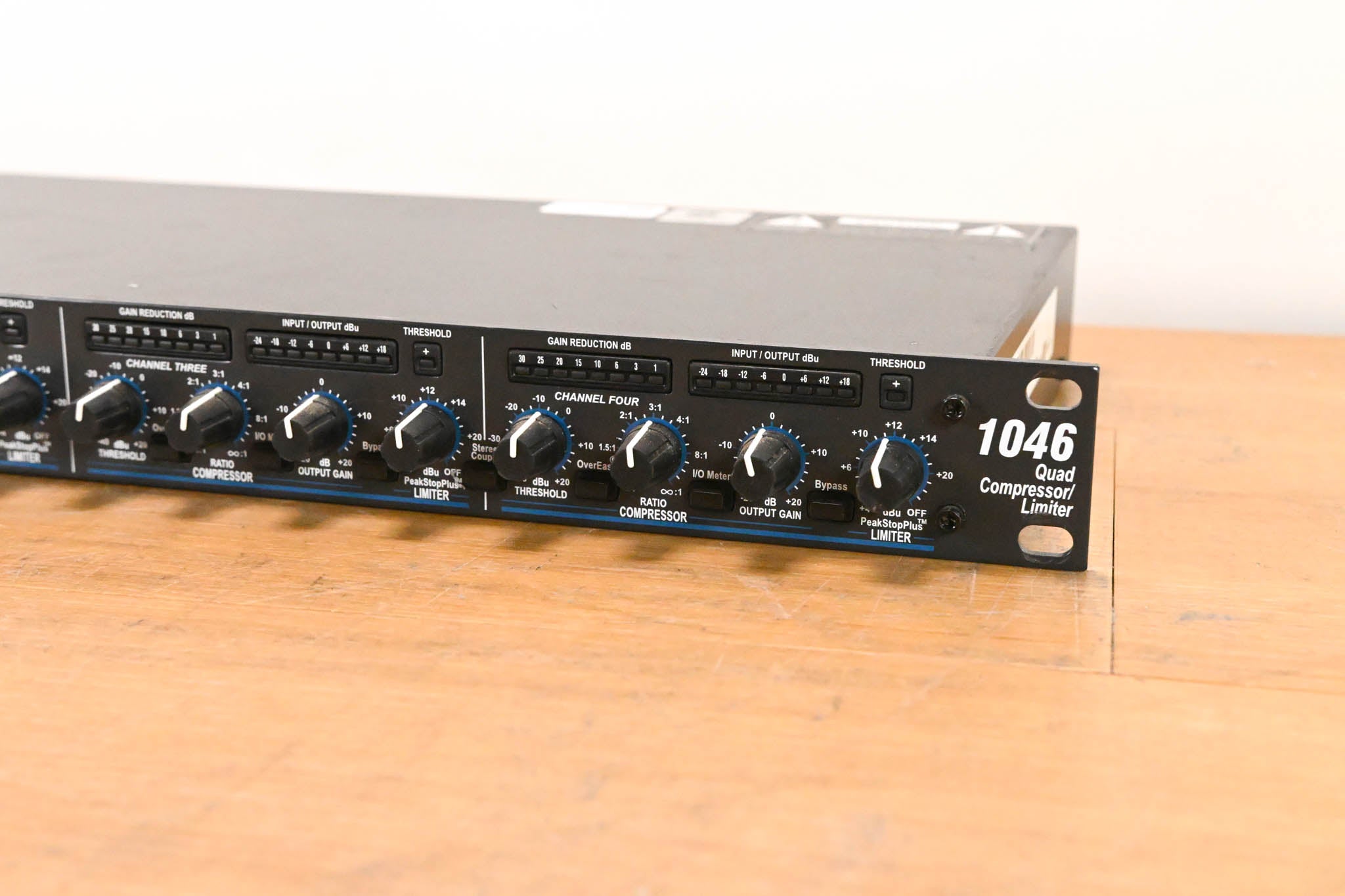 dbx 1046 Quad Compressor/Limiter