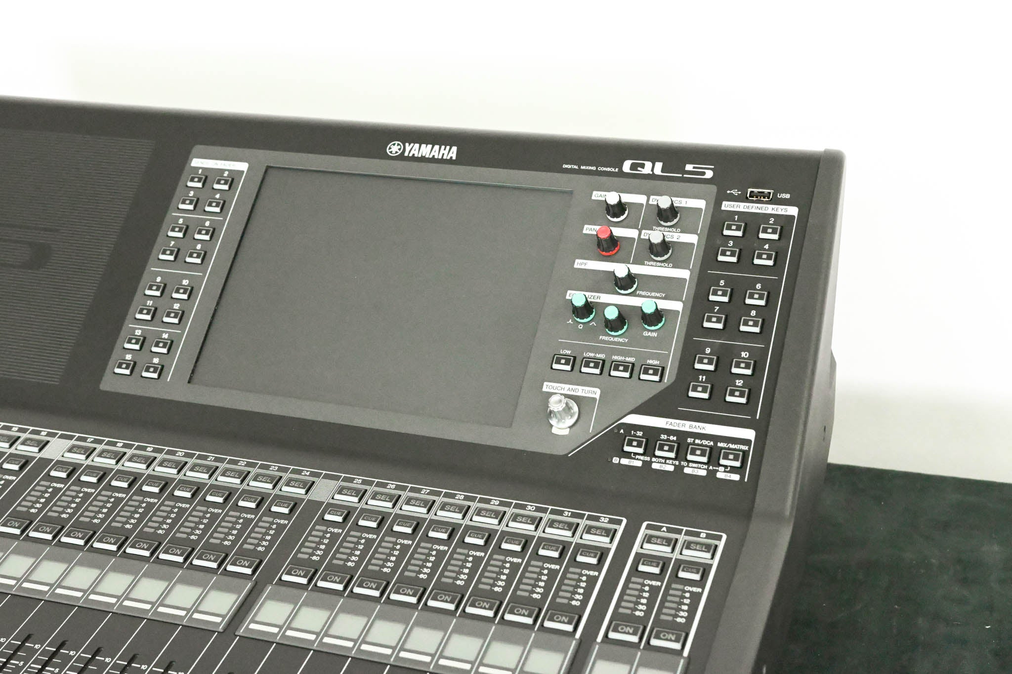 Yamaha QL5 64-Channel Digital Audio Mixing Console