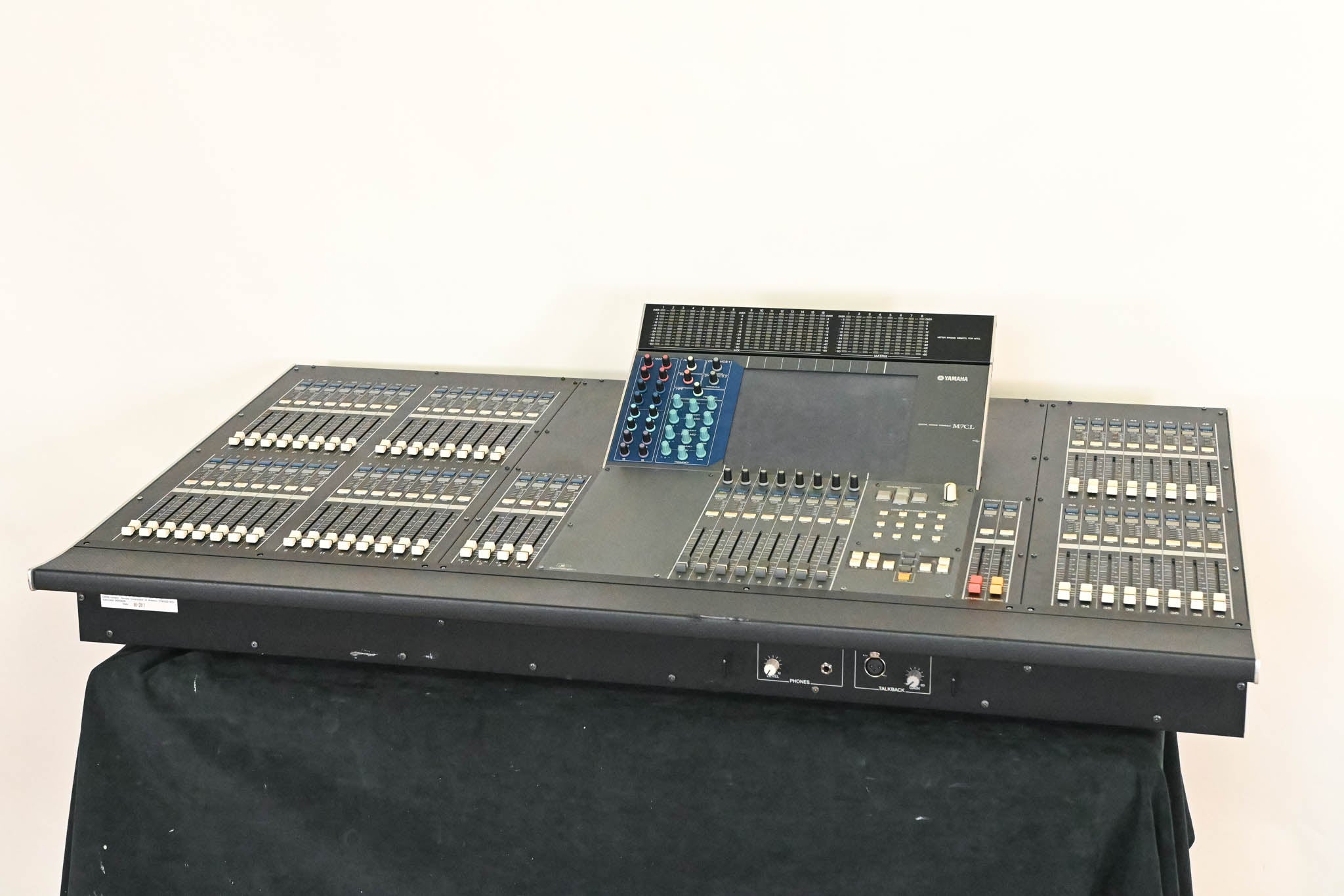 Yamaha M7CL-48ES 48-Channel EtherSound Digital Audio Mixer