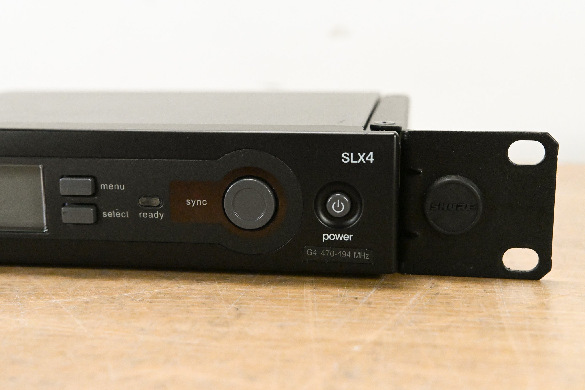 Shure SLX4 Wireless Receiver - G4 Band: 470-494 MHz (NO POWER SUPPLY)