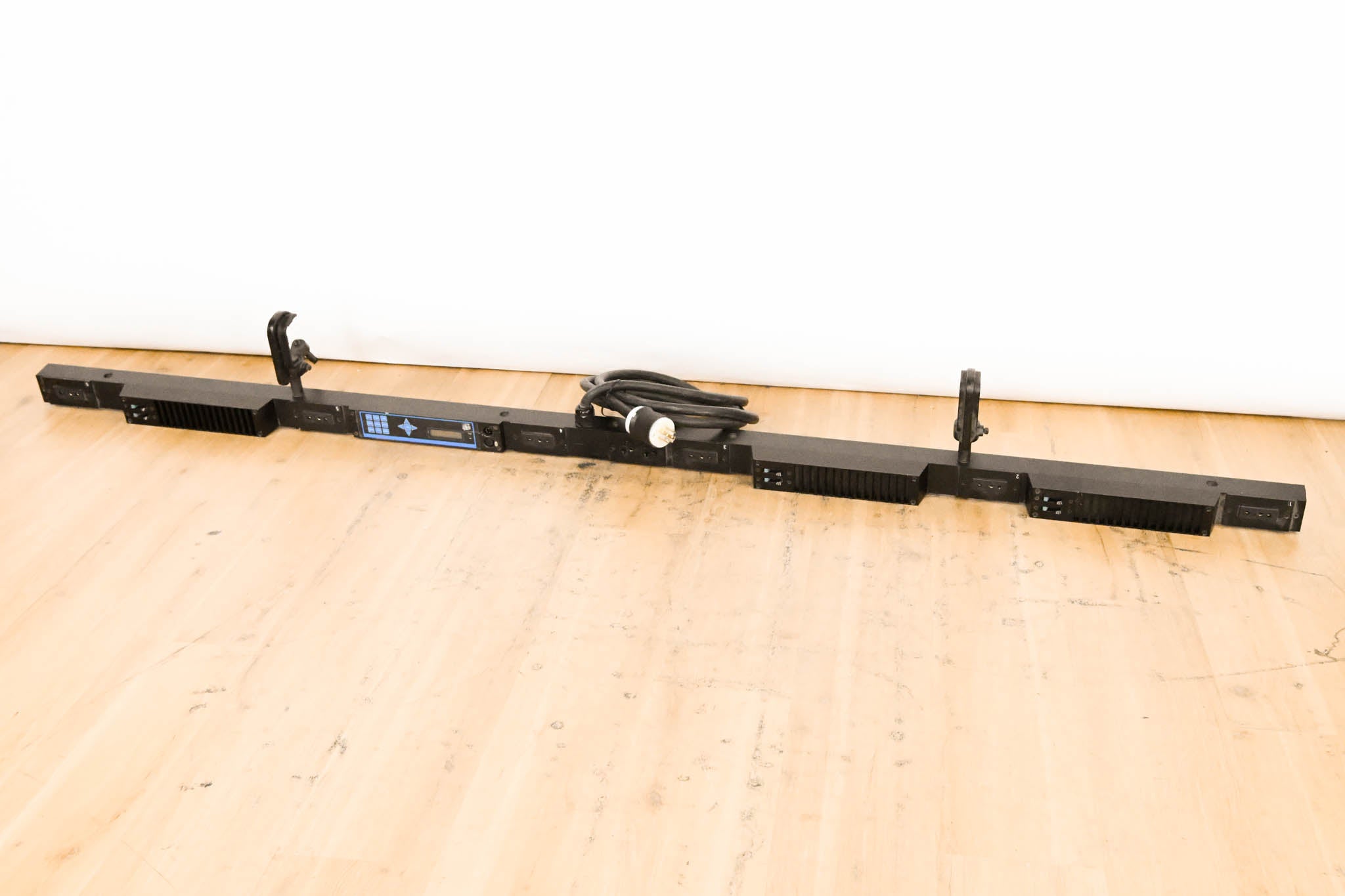 ETC SB6-10M 6 x 10A (1200W) SmartBar with Stage Pin Connectors