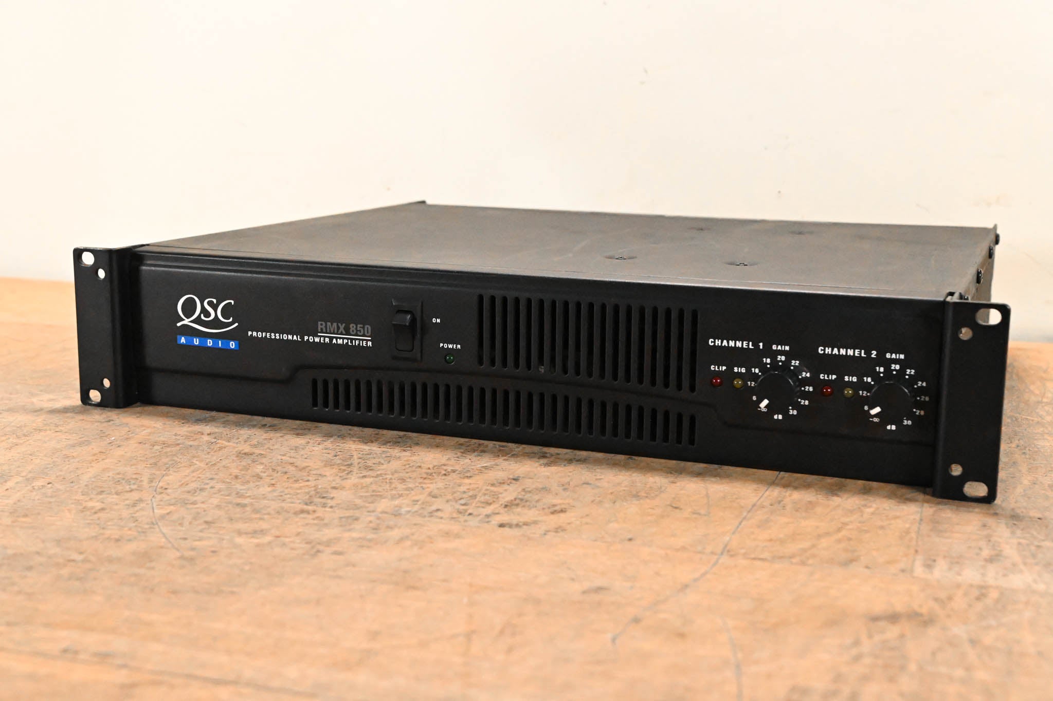 QSC RMX850 2-Channel Power Amplifier