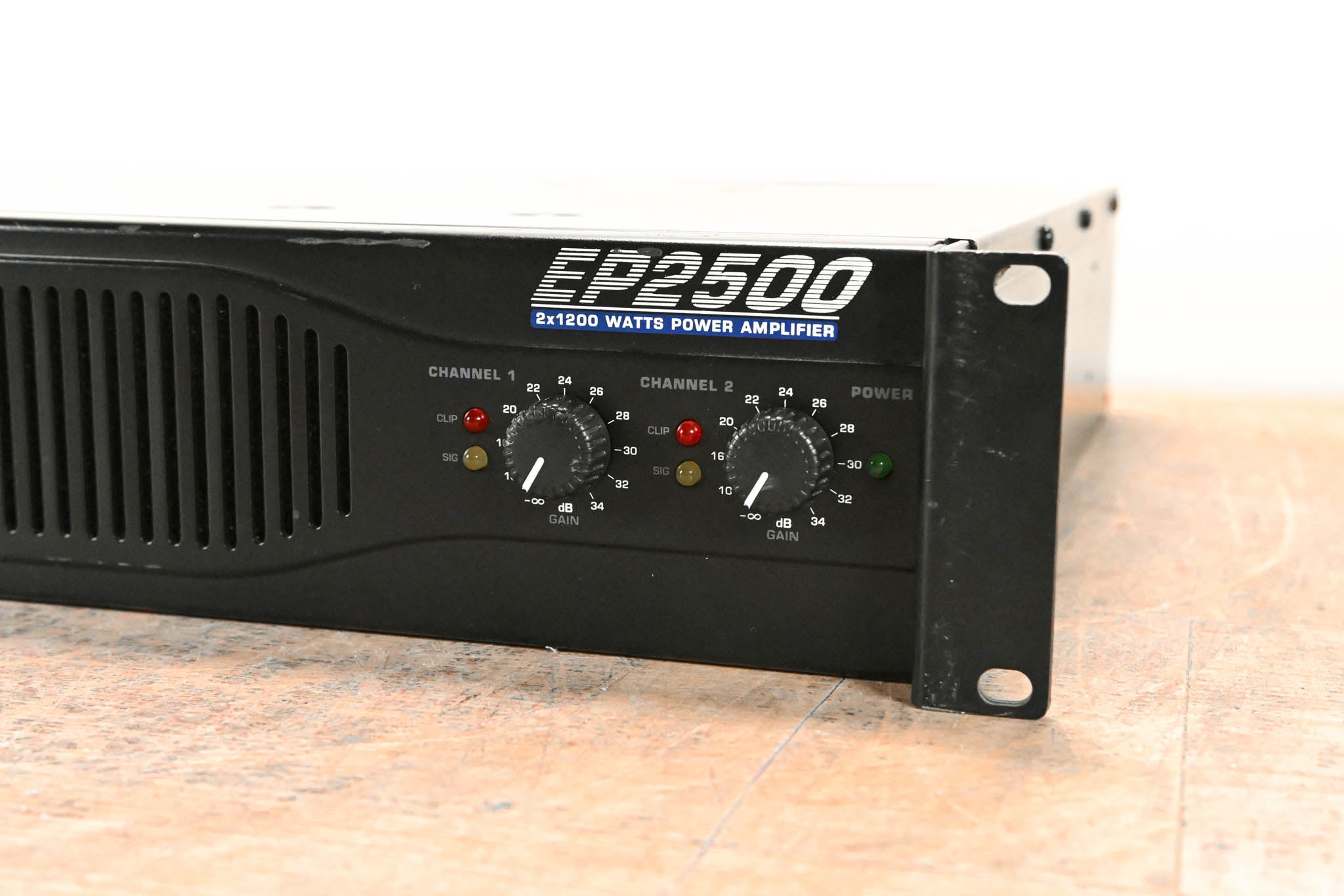 Behringer Europower EP2500 2-Channel Power Amplifier