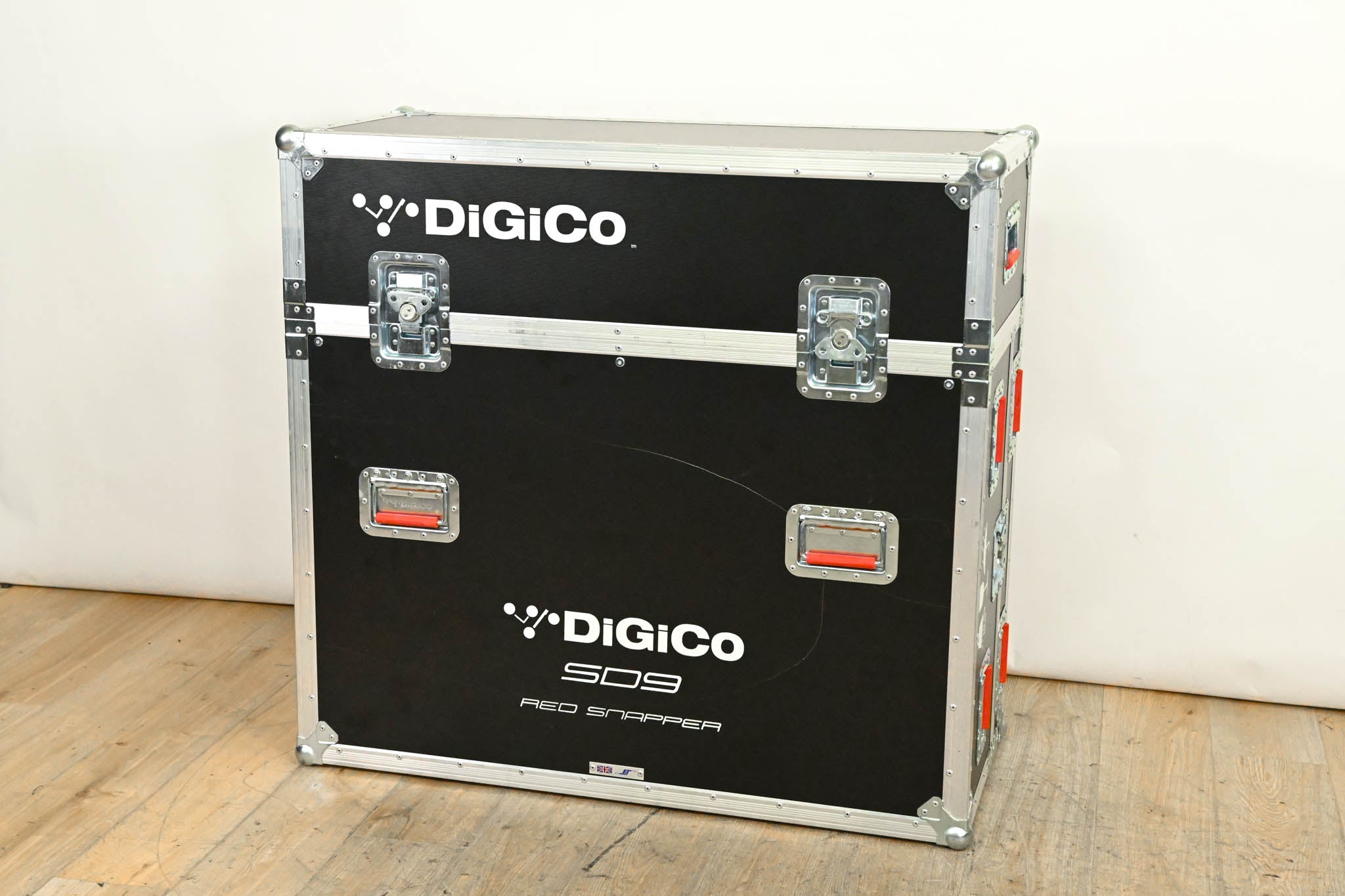 DiGiCo SD9 Digital Mixing Console with Road Case