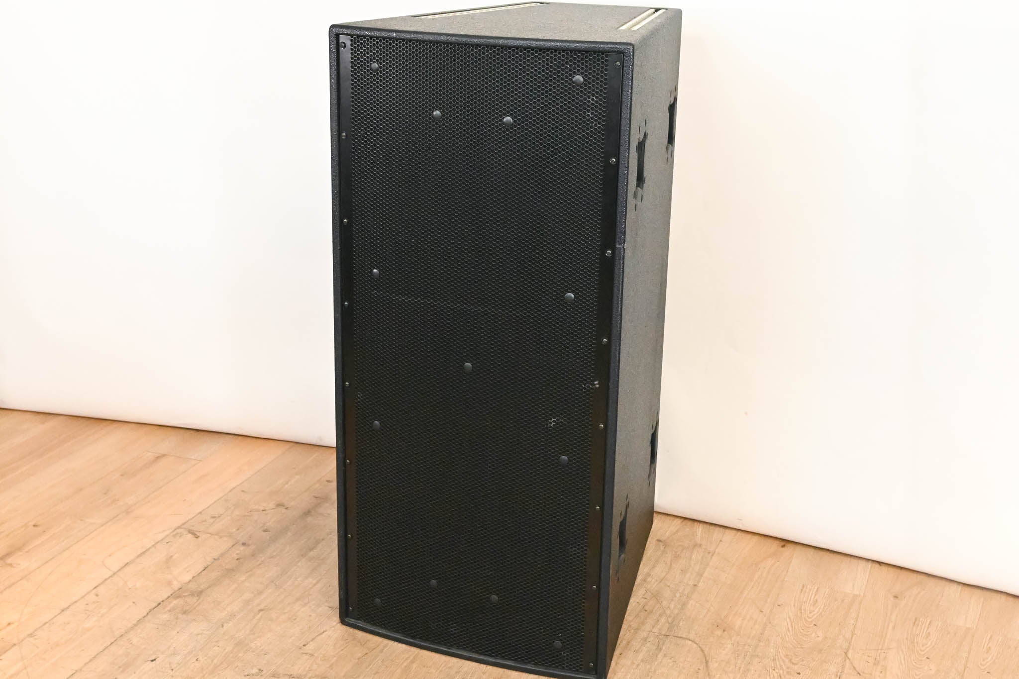 Electro-Voice (EV) Xi-2153A/64 X-Array 3-Way Full-Range Loudspeaker