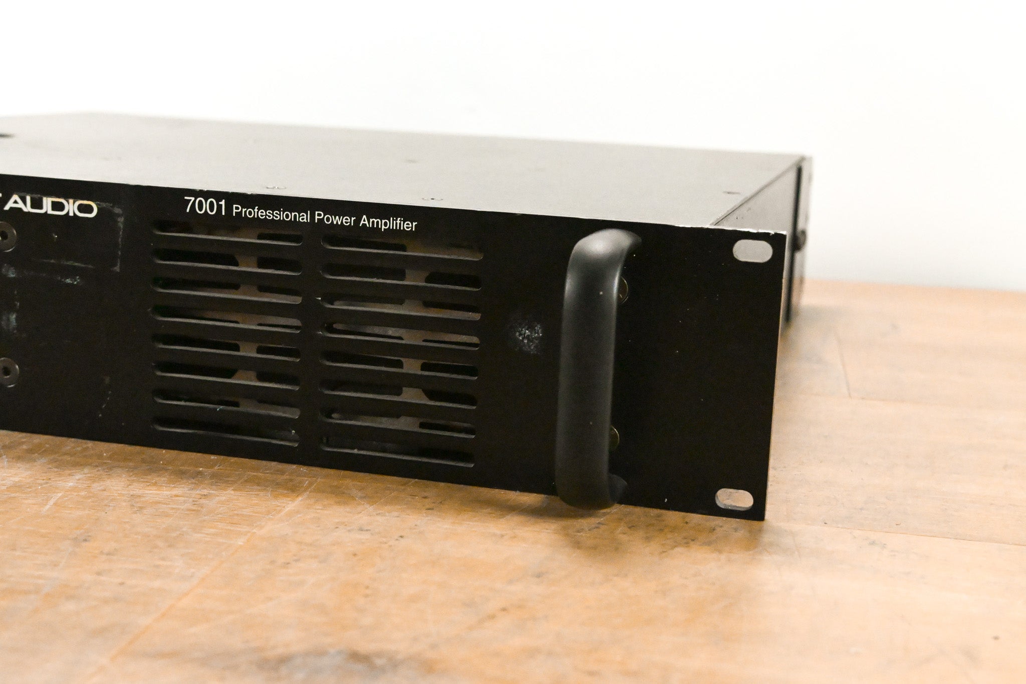 Crest Audio 7001 2-Channel Power Amplifier