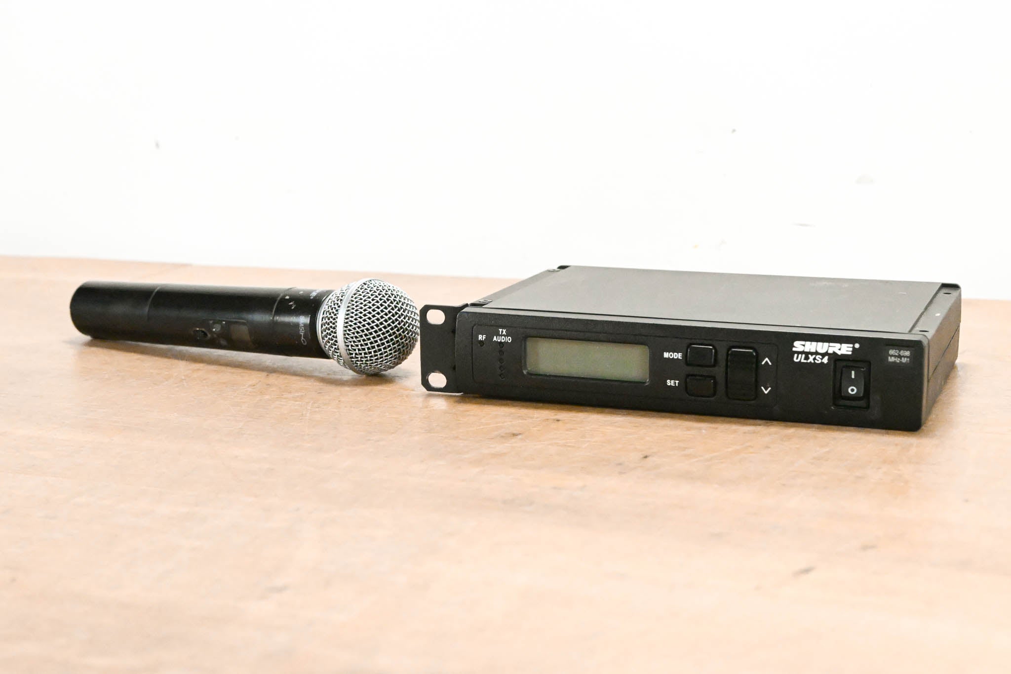 Shure ULXS24/58 Handheld Wireless System - 662-698 MHz (NO POWER SUPPLY)