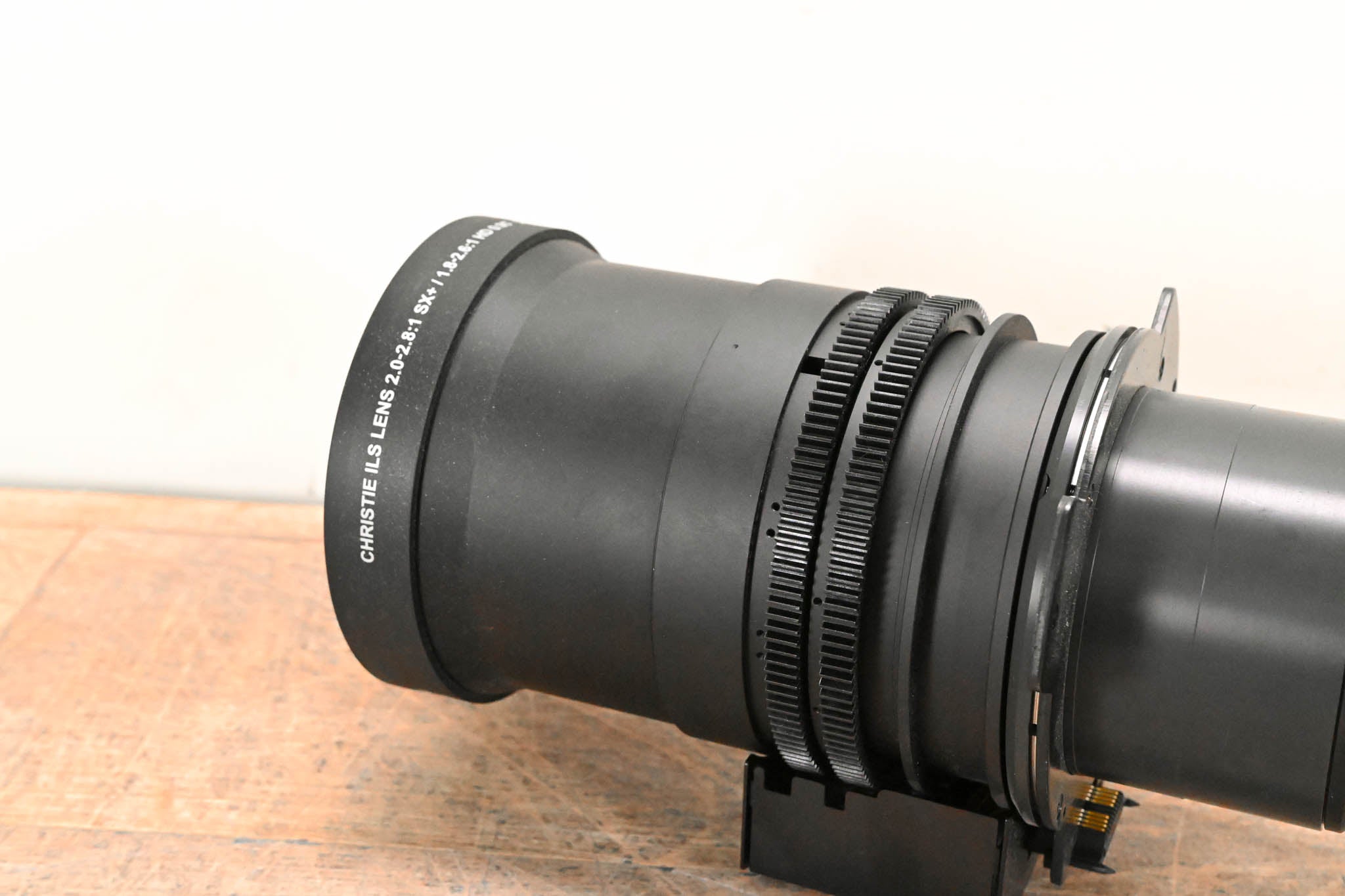 Christie ILS Lens 2.0-2.8:1 SX+ / 1.8-2.6:1 HD 0.95" 3-Chip DLP Lens
