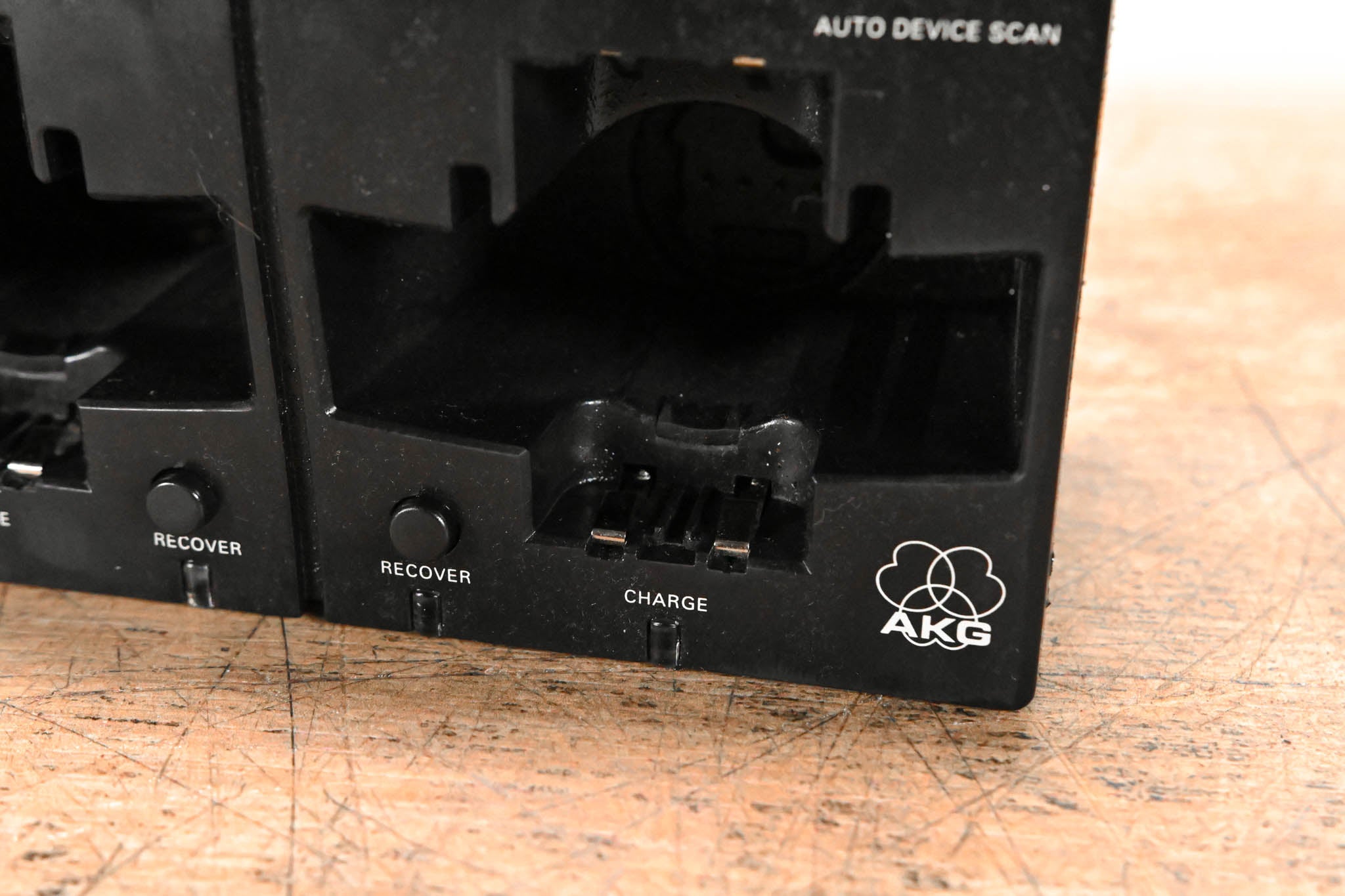AKG CU4000 Charging Unit for HT4500 and PT4500 (NO POWER SUPPLY)