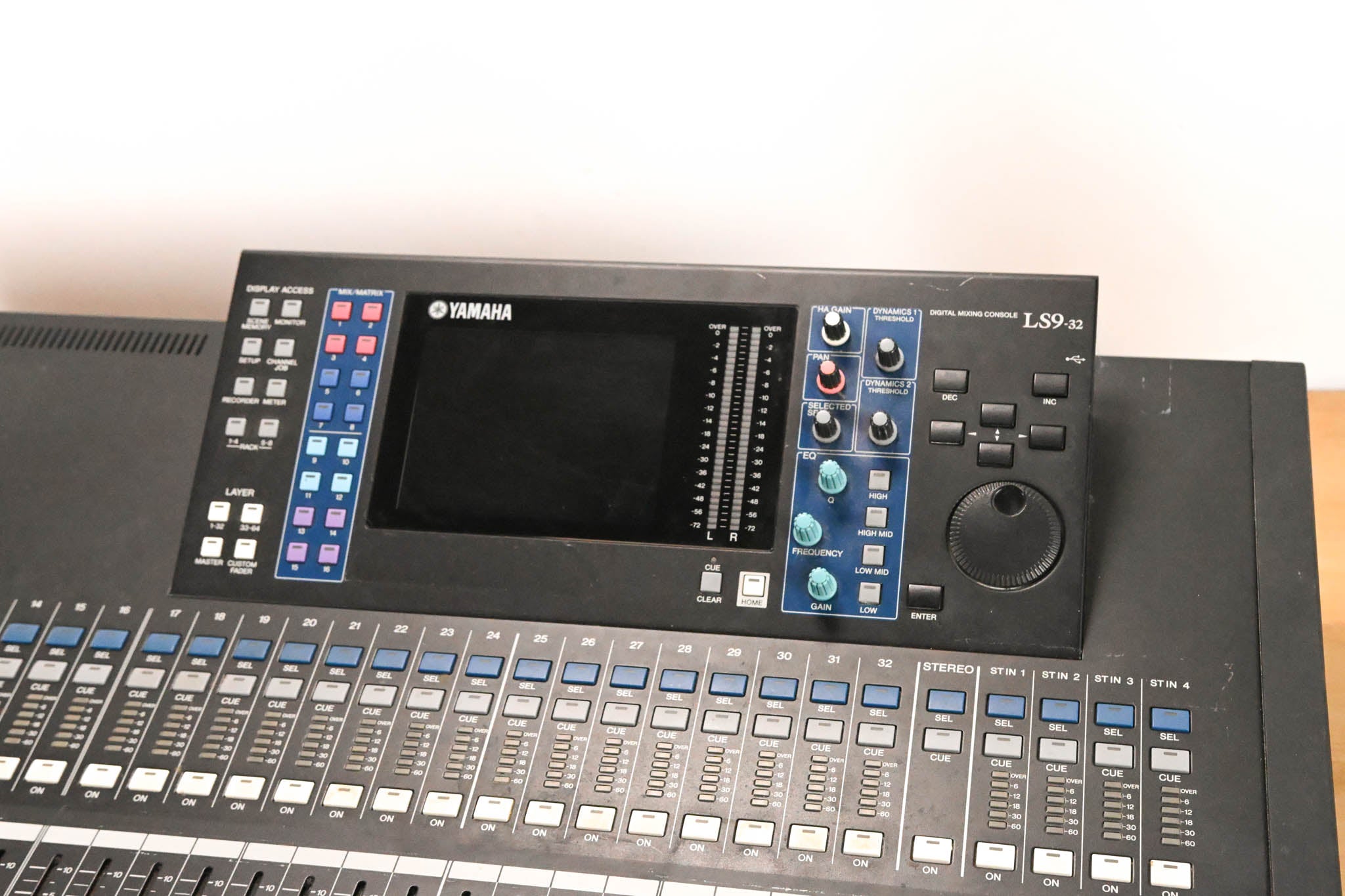 Yamaha LS9-32 32-Input Digital Mixing Console