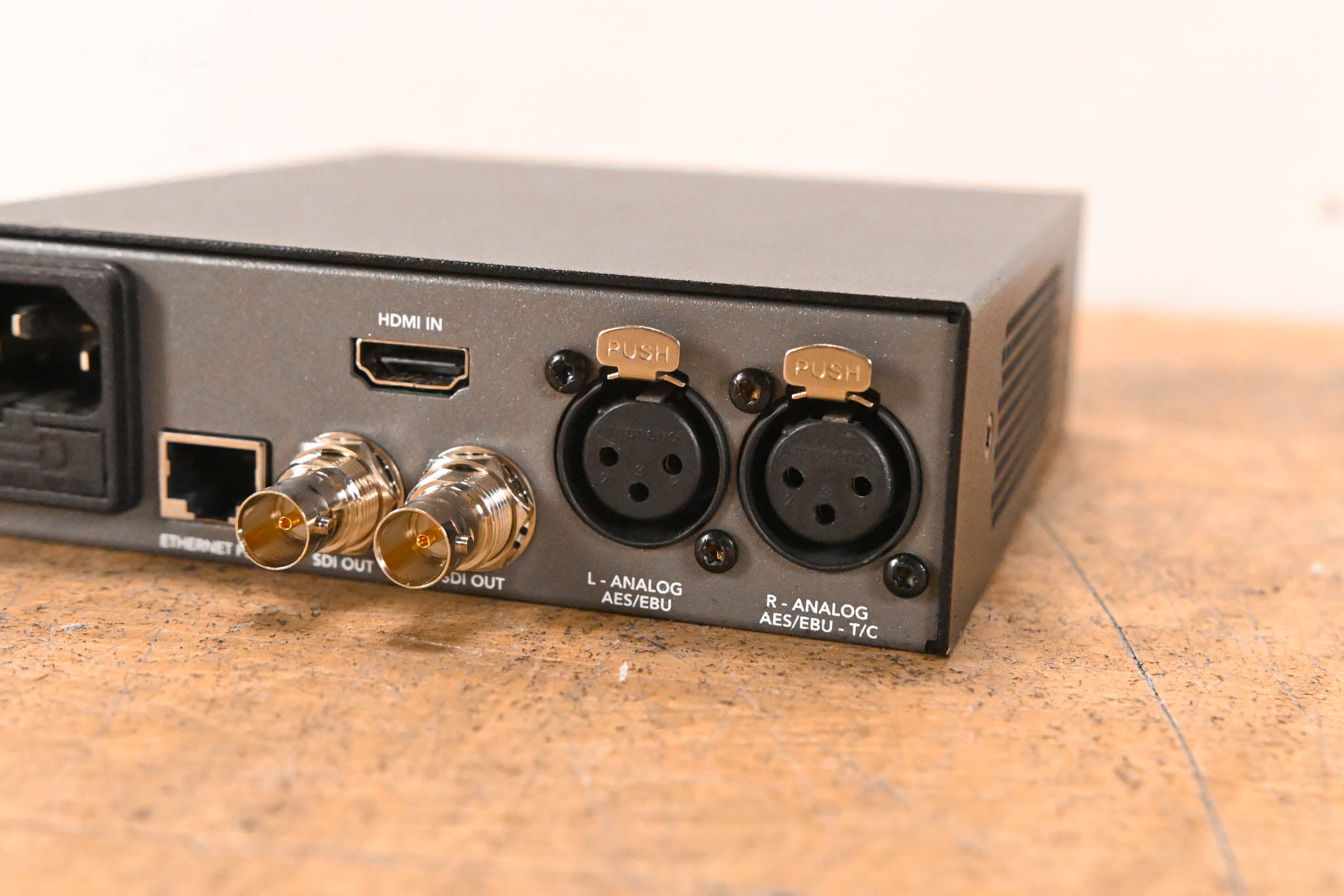 Blackmagic Design Teranex Mini HDMI to SDI 12G w/ Smart Panel