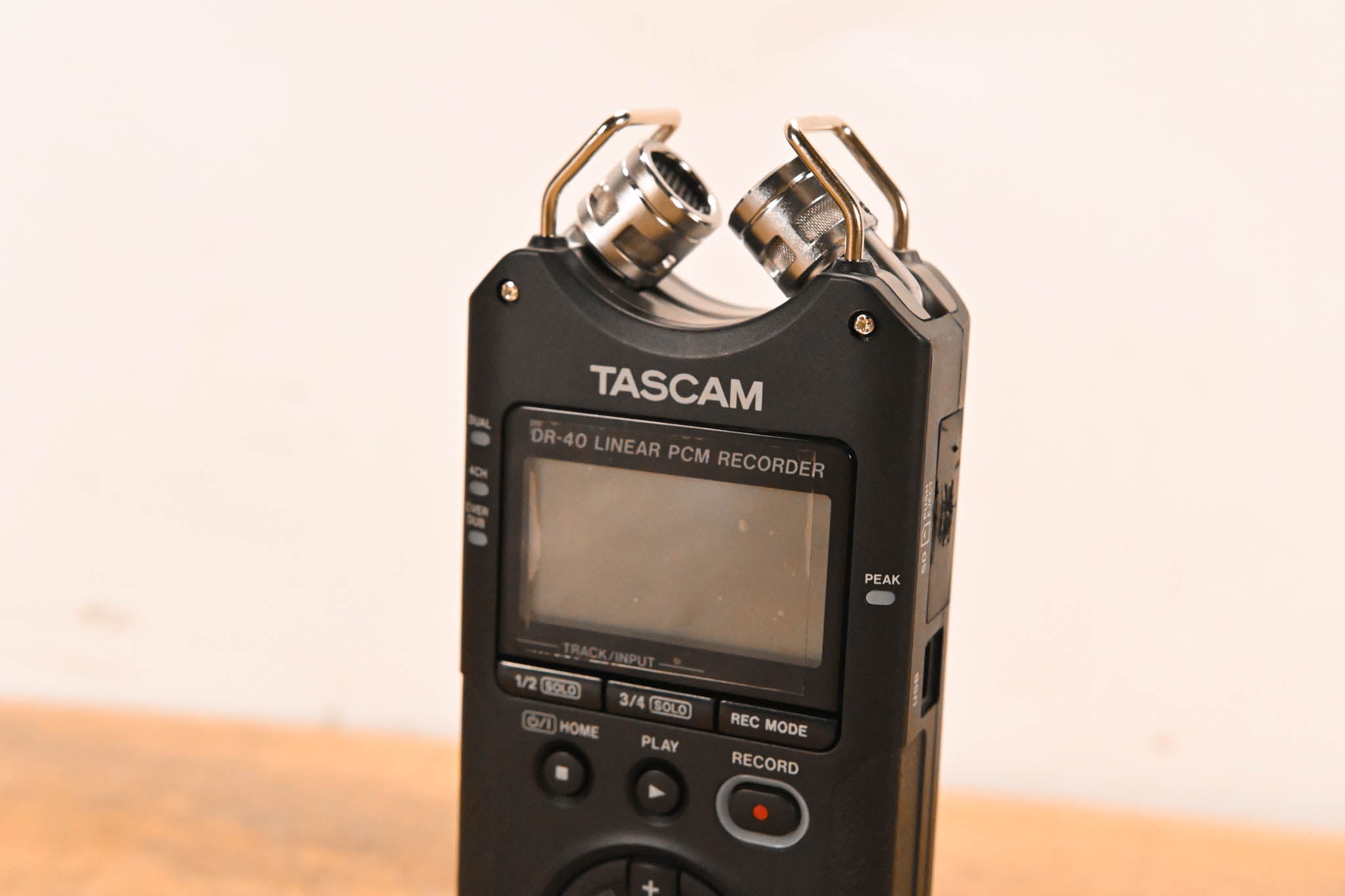 TASCAM DR-40 Handheld 4-Track Recorder