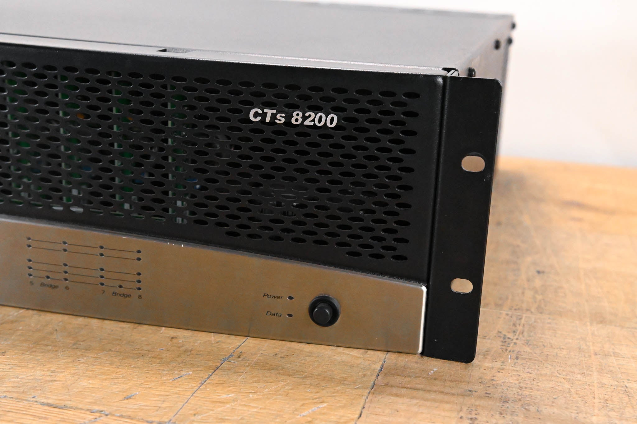 Crown CTs 8200 200W 8-Channel Power Amplifier