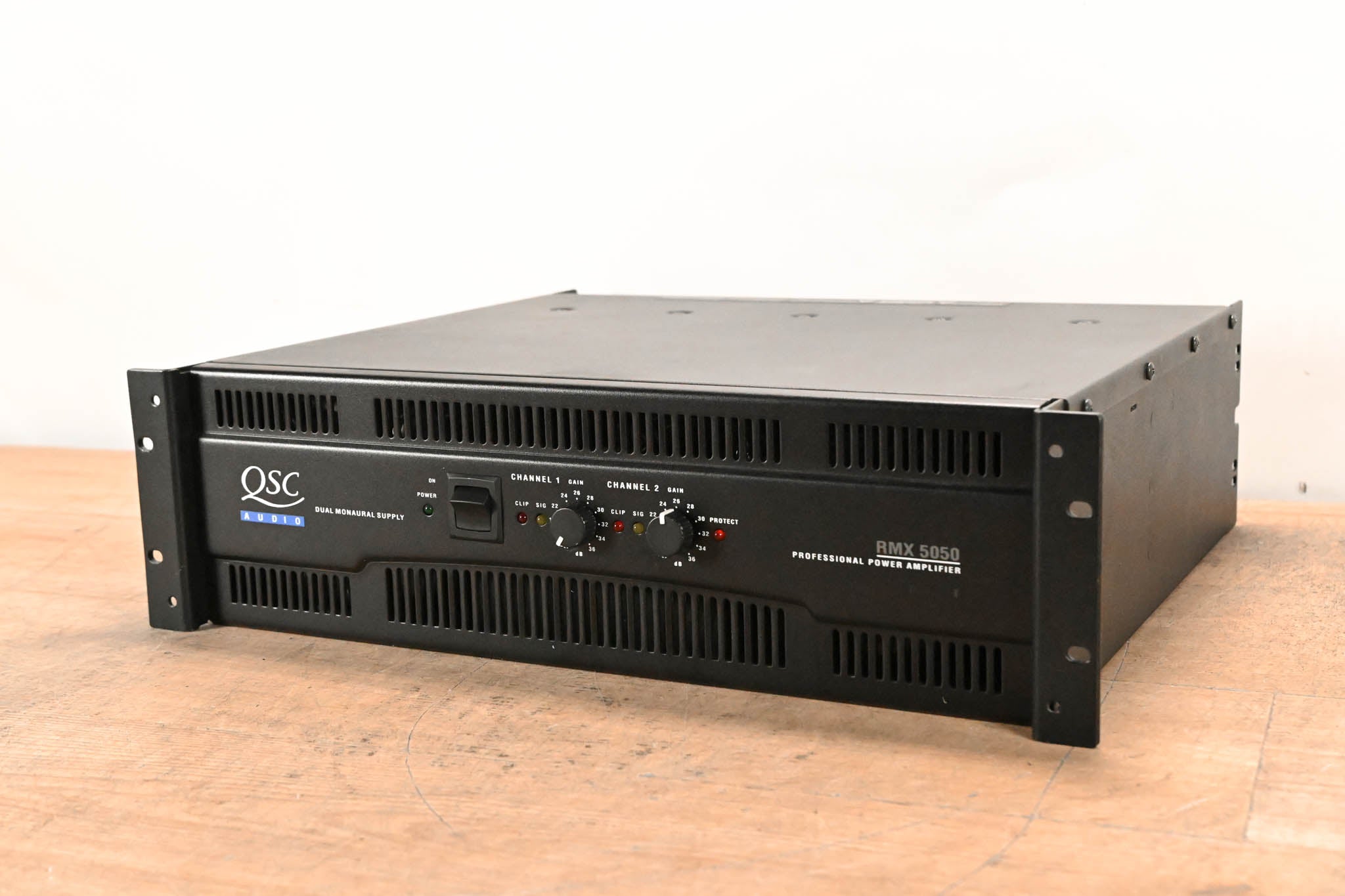 QSC RMX5050 2-Channel Power Amplifier