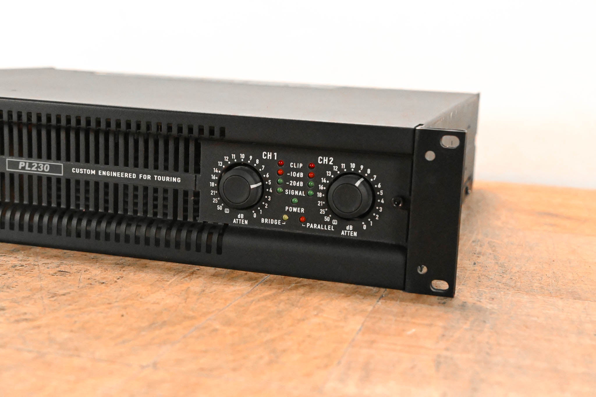 QSC PL230 PowerLight 2 Series 2-Channel 1500W Power Amplifier