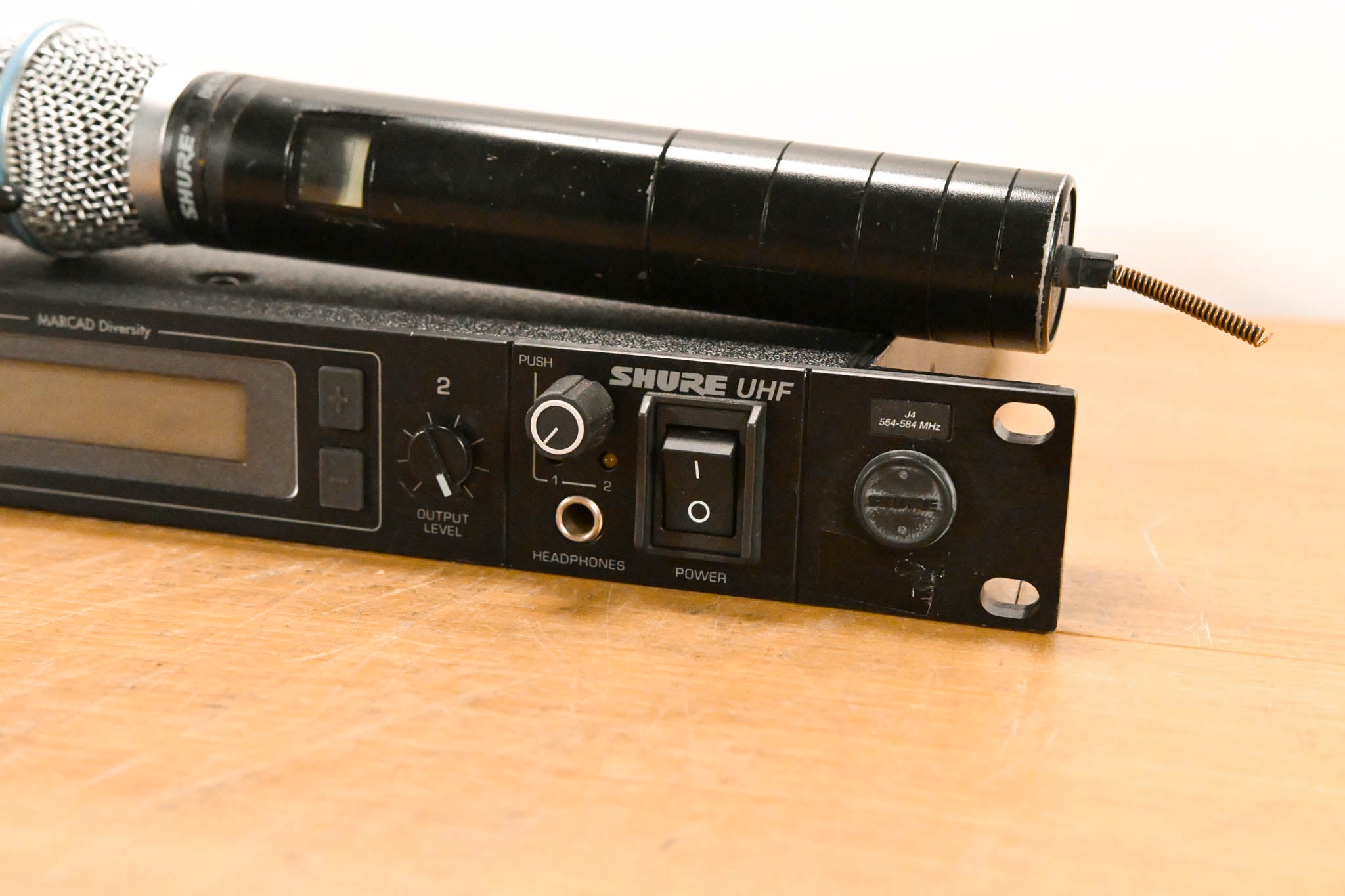 Shure U4D-J4 Wireless Receiver w/ two U2/BETA87A Handheld Mics - J4 Band