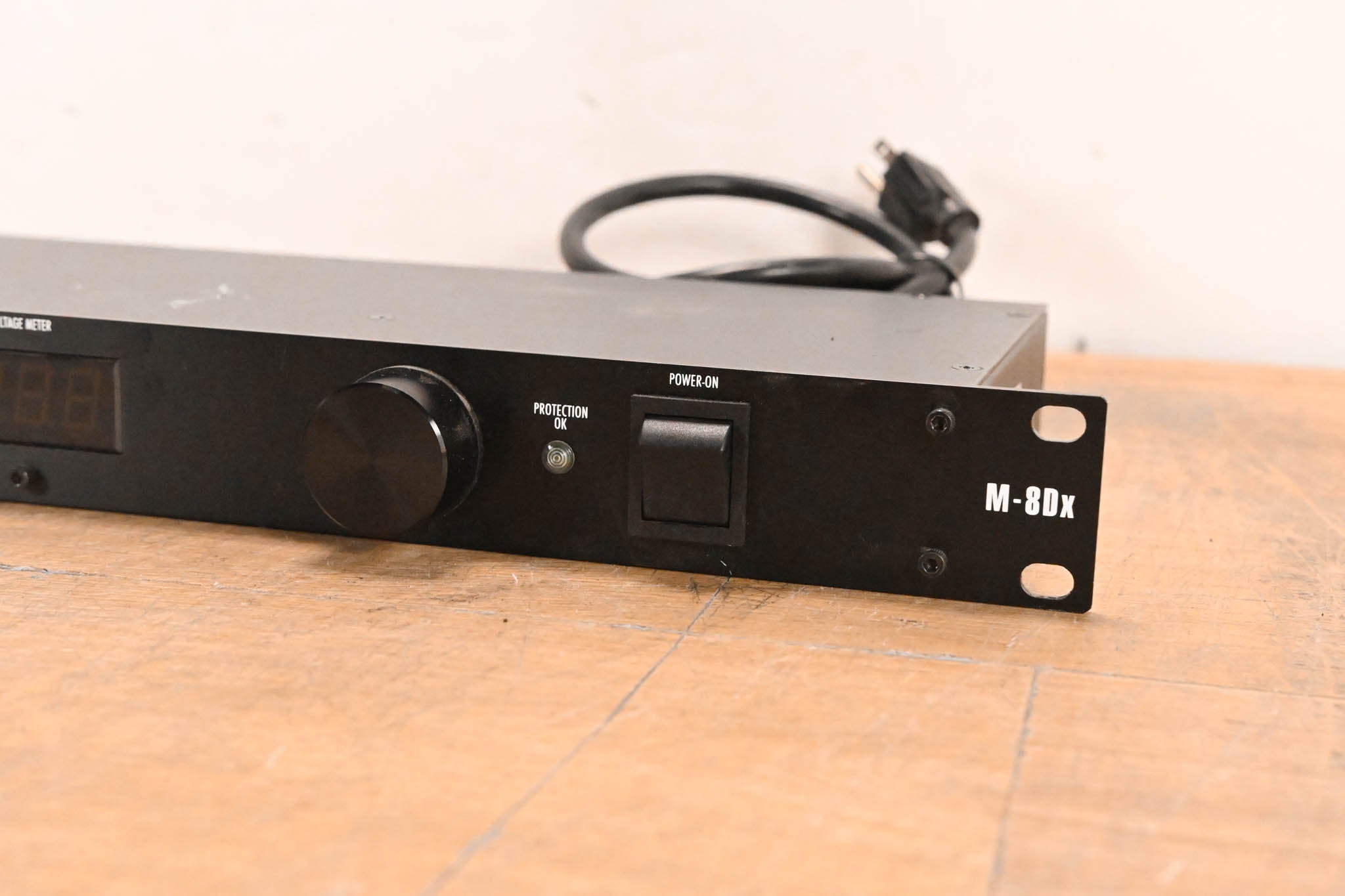 Furman M-8Dx 9-Outlet Power Conditioner