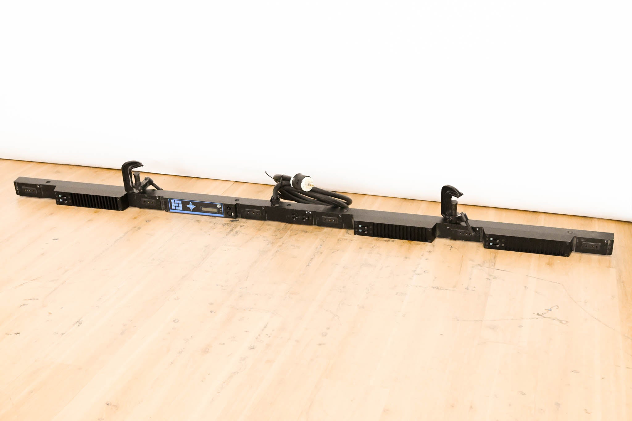 ETC SB6-10M 6 x 10A (1200W) SmartBar with Stage Pin Connectors