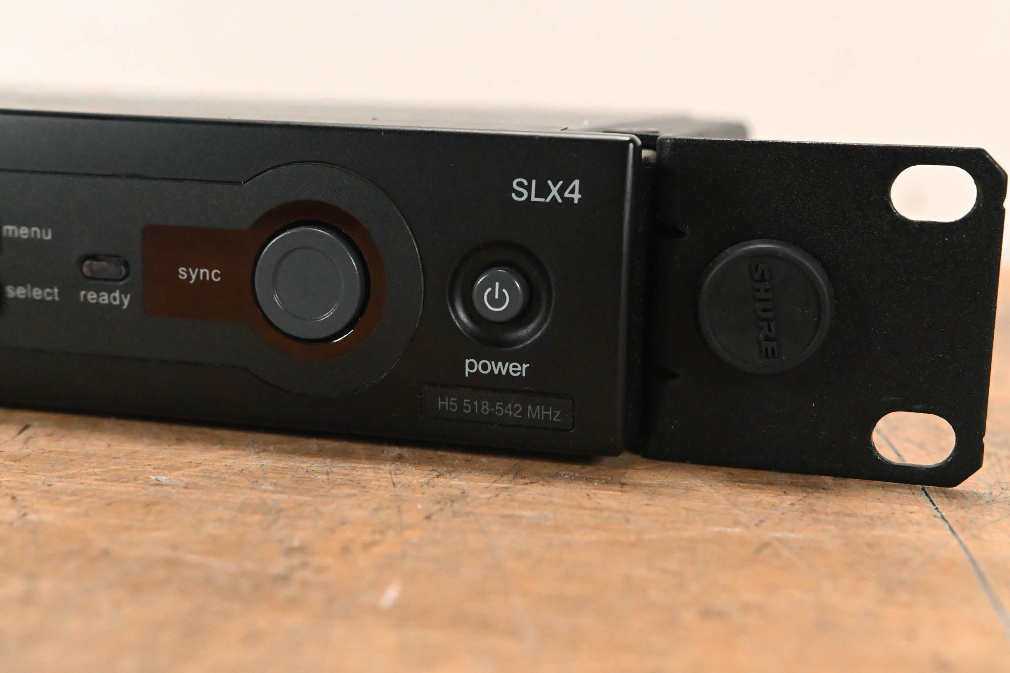 Shure SLX4 Wireless Receiver - H5 Band: 518-542 MHz (NO POWER SUPPLY)