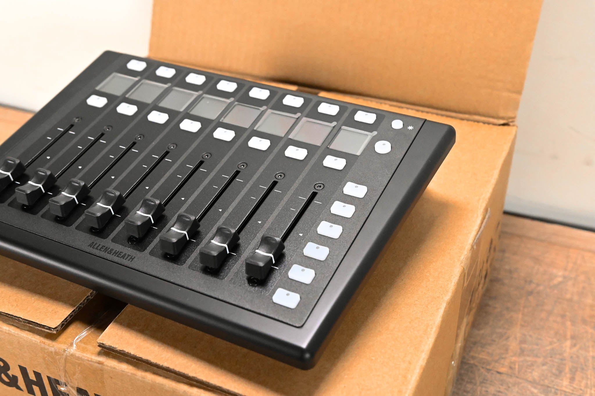 Allen & Heath IP8 8-Fader Remote Controller for dLive/Avantis/AHM