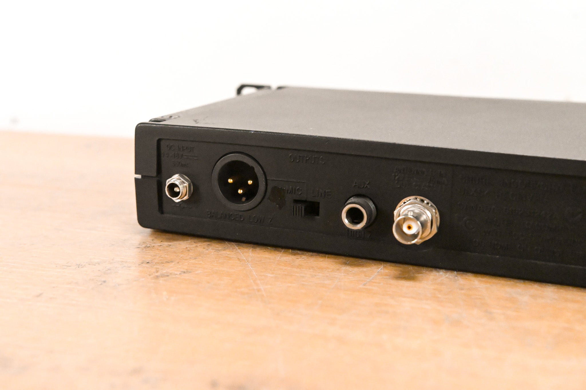 Shure ULXS4 Wireless Receiver - J1 Band: 554-590 MHz (NO POWER SUPPLY)