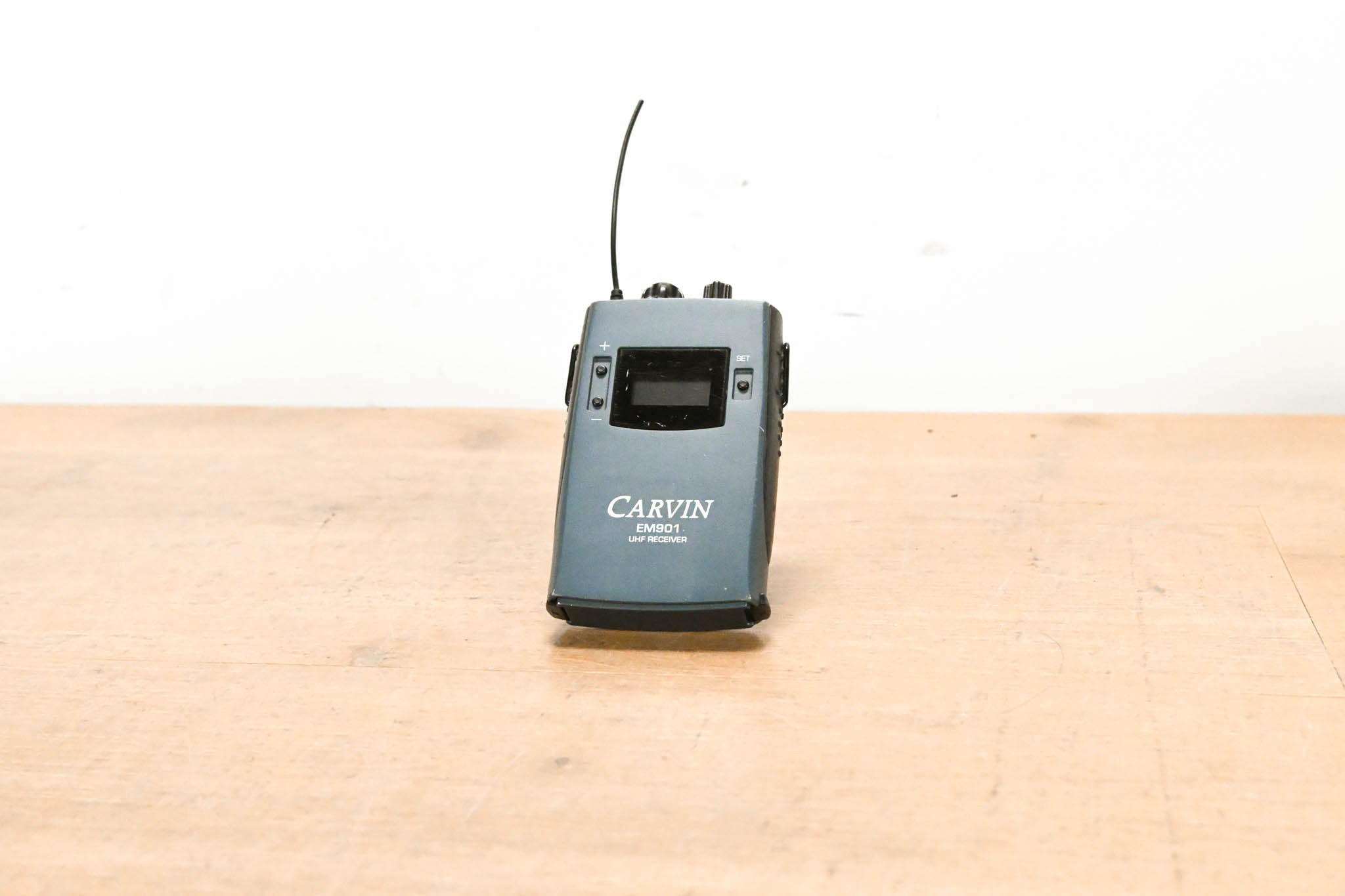 Carvin EM900 Wireless IEM System with EM901 Bodypack - 638-662 MHz